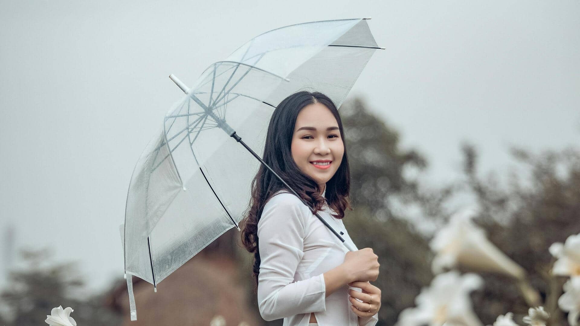Mengapa harus memakai kain tembus udara saat musim hujan?