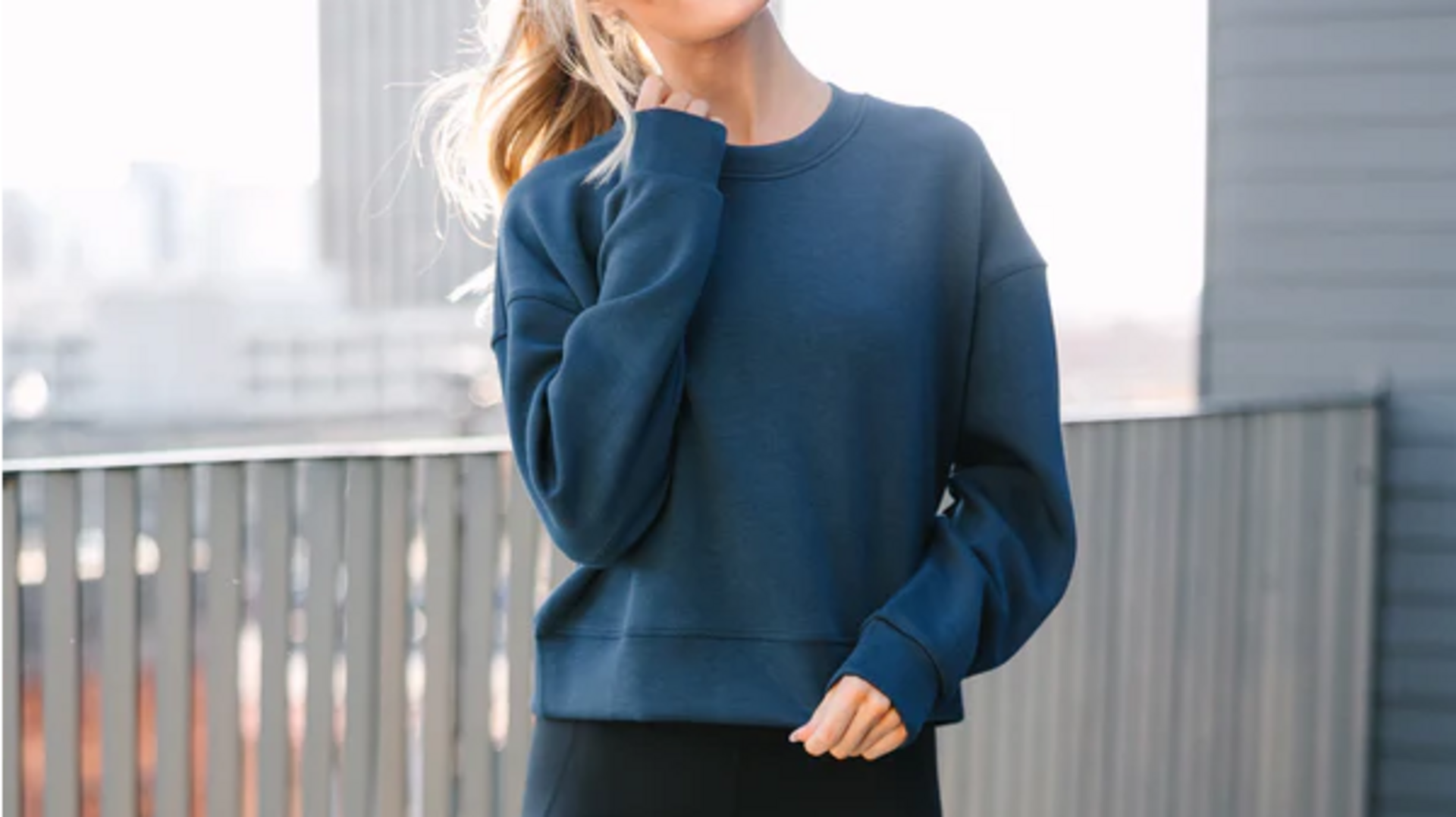 Lima gaya pullover cropped untuk pesta musim dingin India mendatang