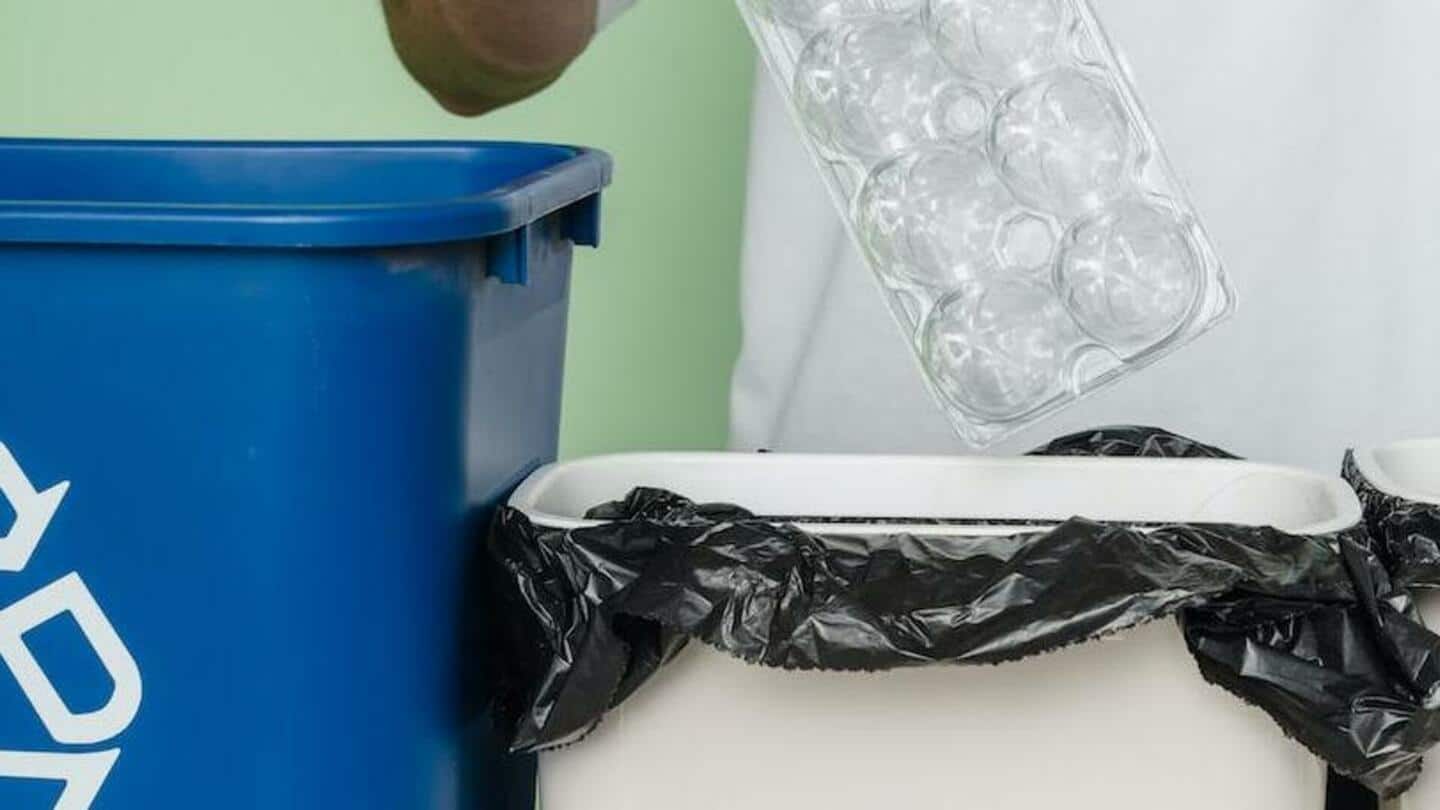 Cara membuang barang plastik dengan benar