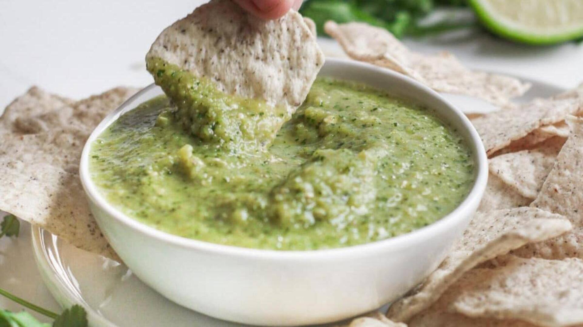 Ubah Tomatillo menjadi Salsa Lezat dalam Lima Langkah