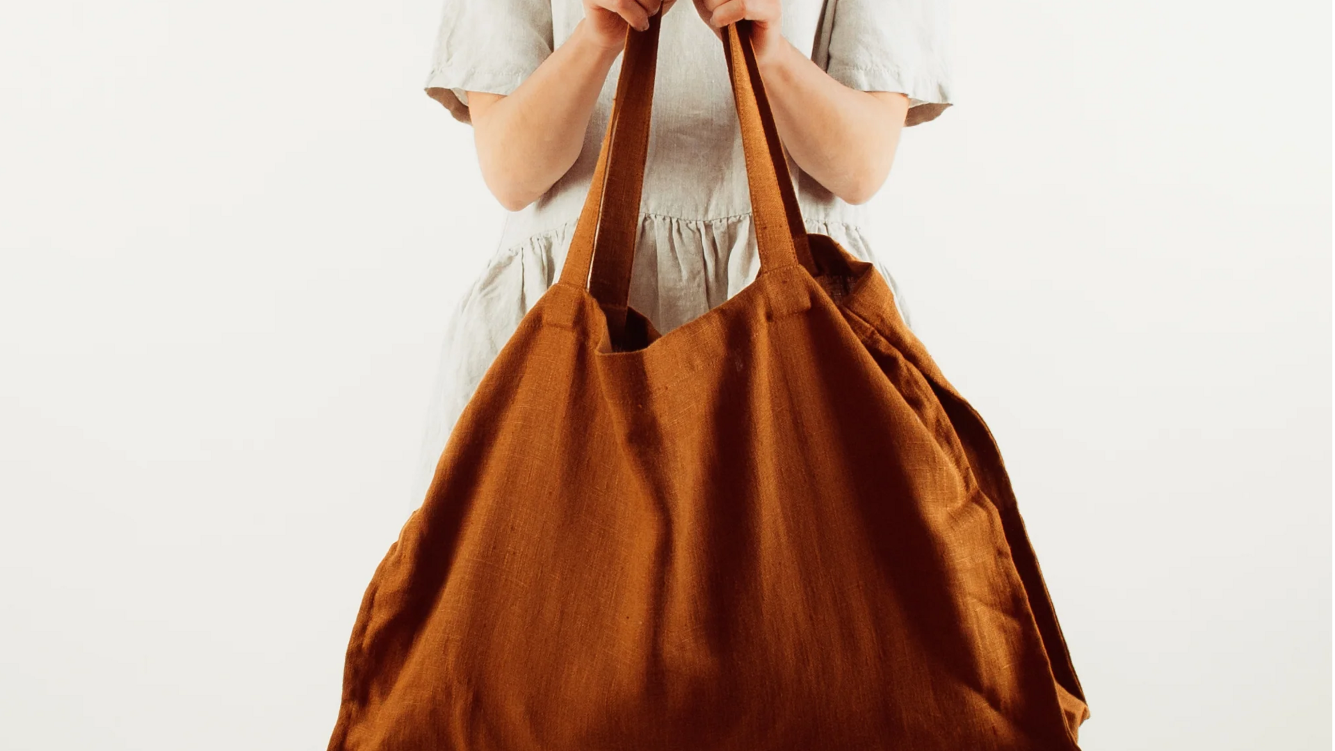 Aksesori warna terracotta untuk mempercantik koleksi pakaian Anda