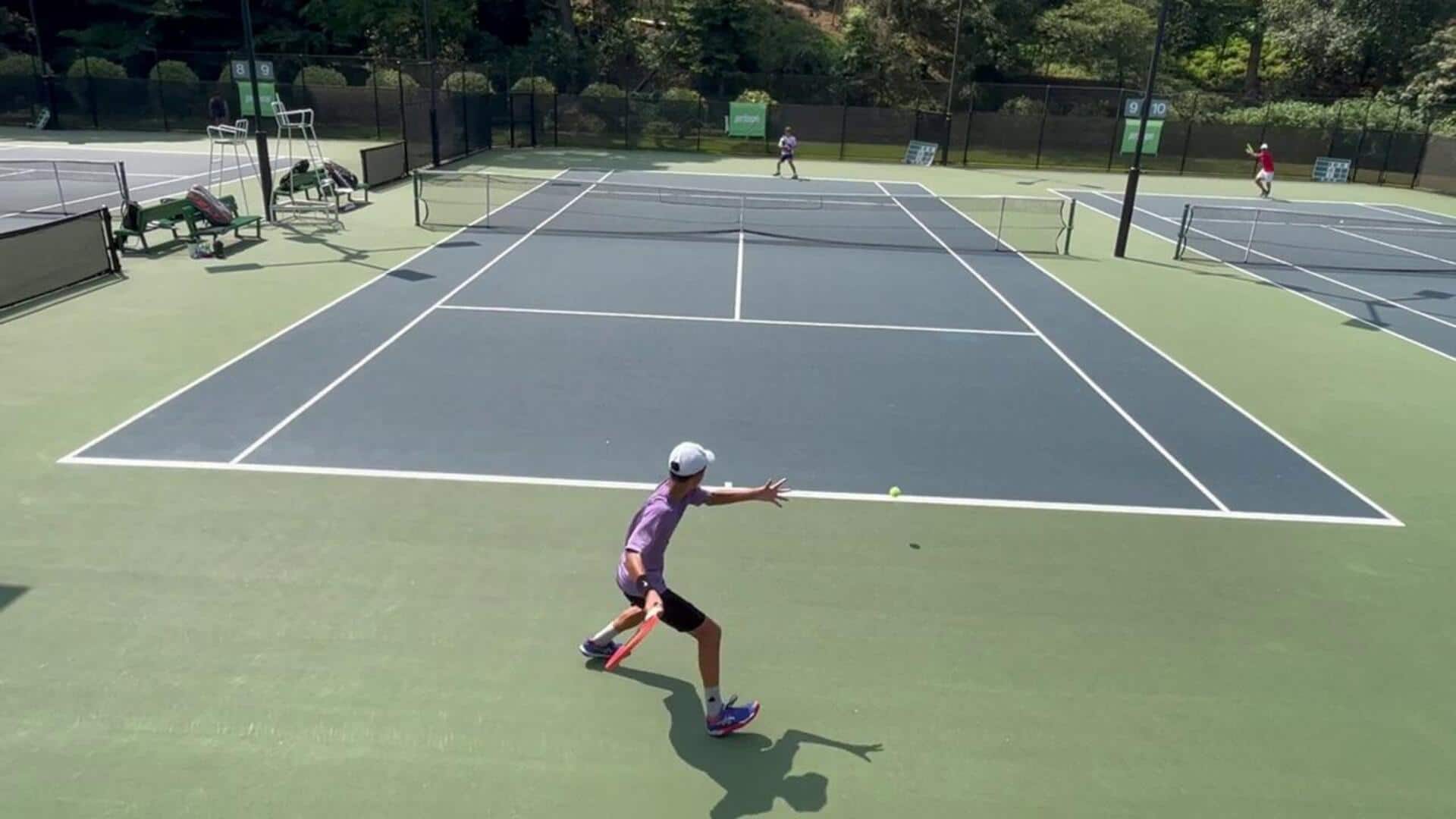 Mengapa pemain tenis menghindari garis lapangan?