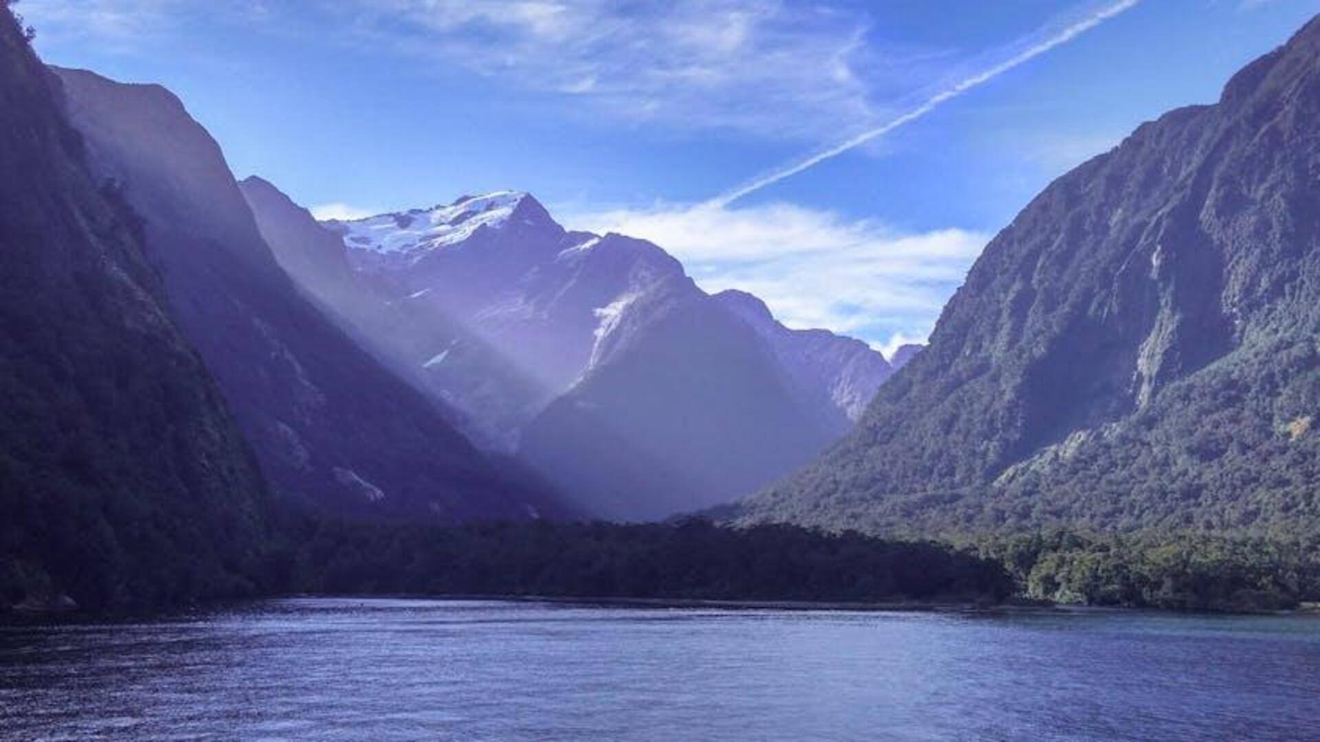 Jelajahi Keindahan Fjord Tak Tersentuh di Selandia Baru