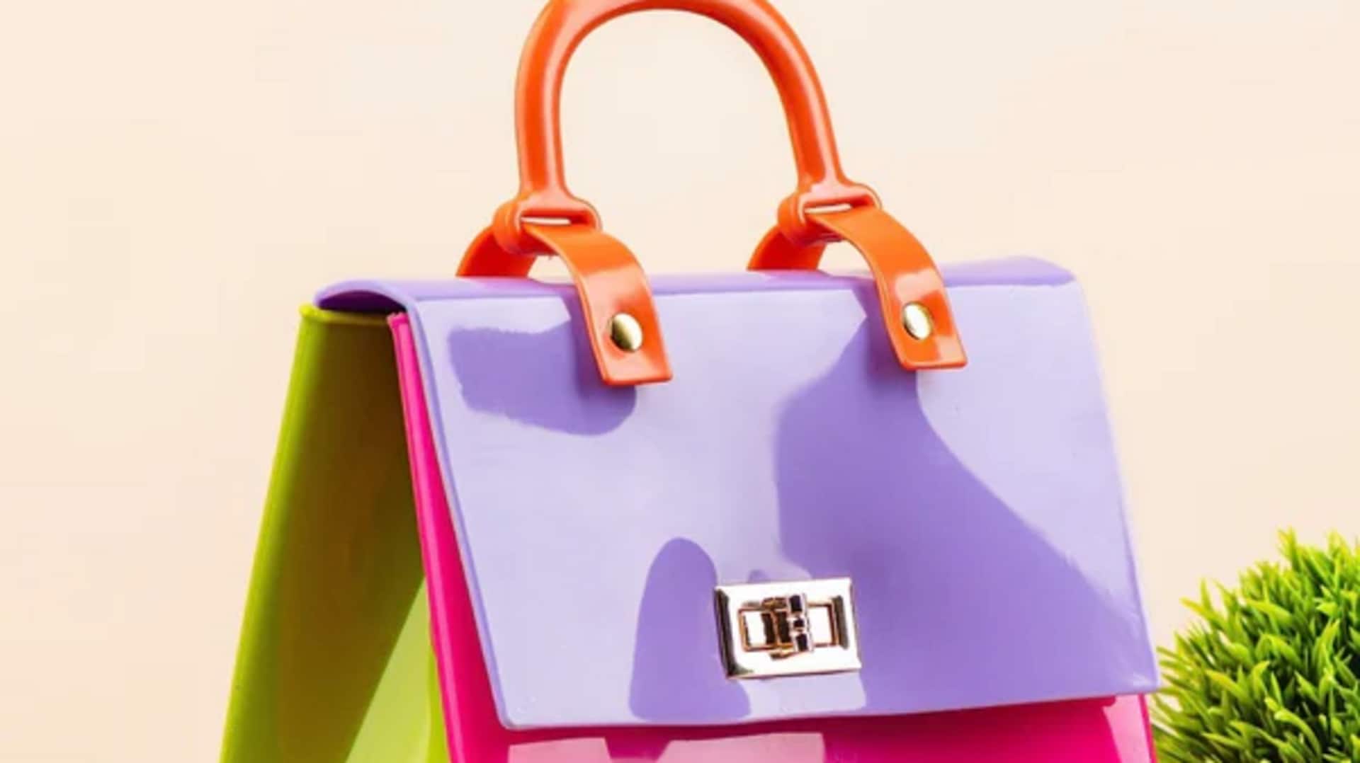 Tas vinyl mengkilap untuk transisi musim yang modis