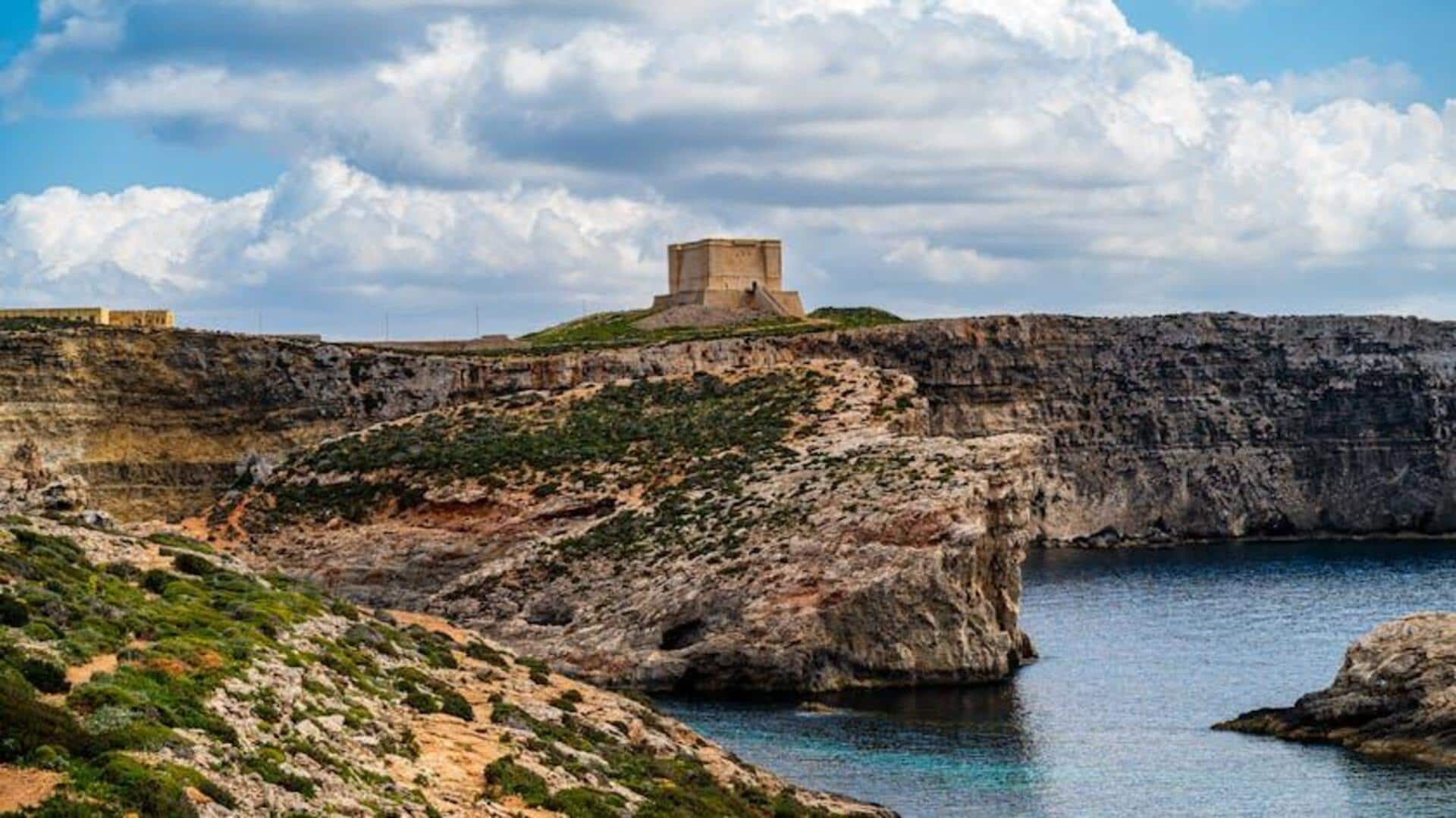 Menemukan Pantai Batu Kapur Tersembunyi di Malta