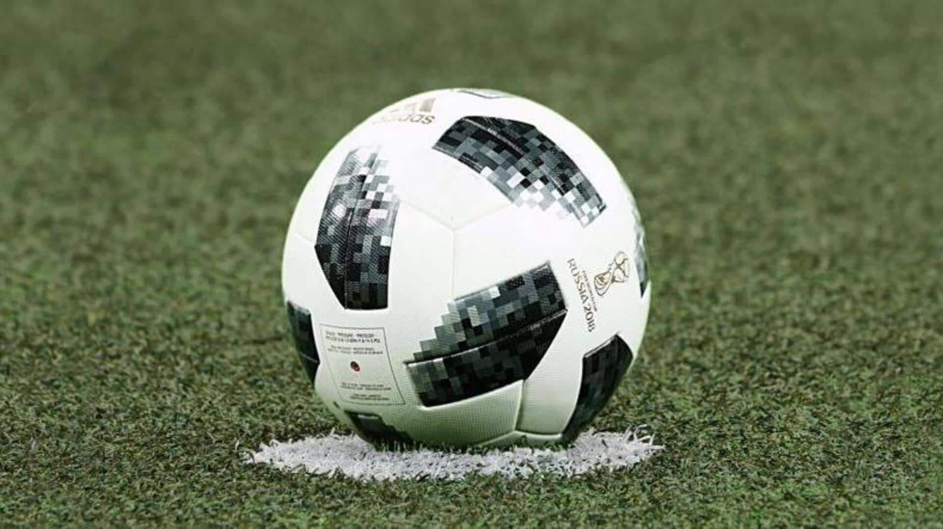 Mengapa bola sepak tradisional berwarna hitam putih?