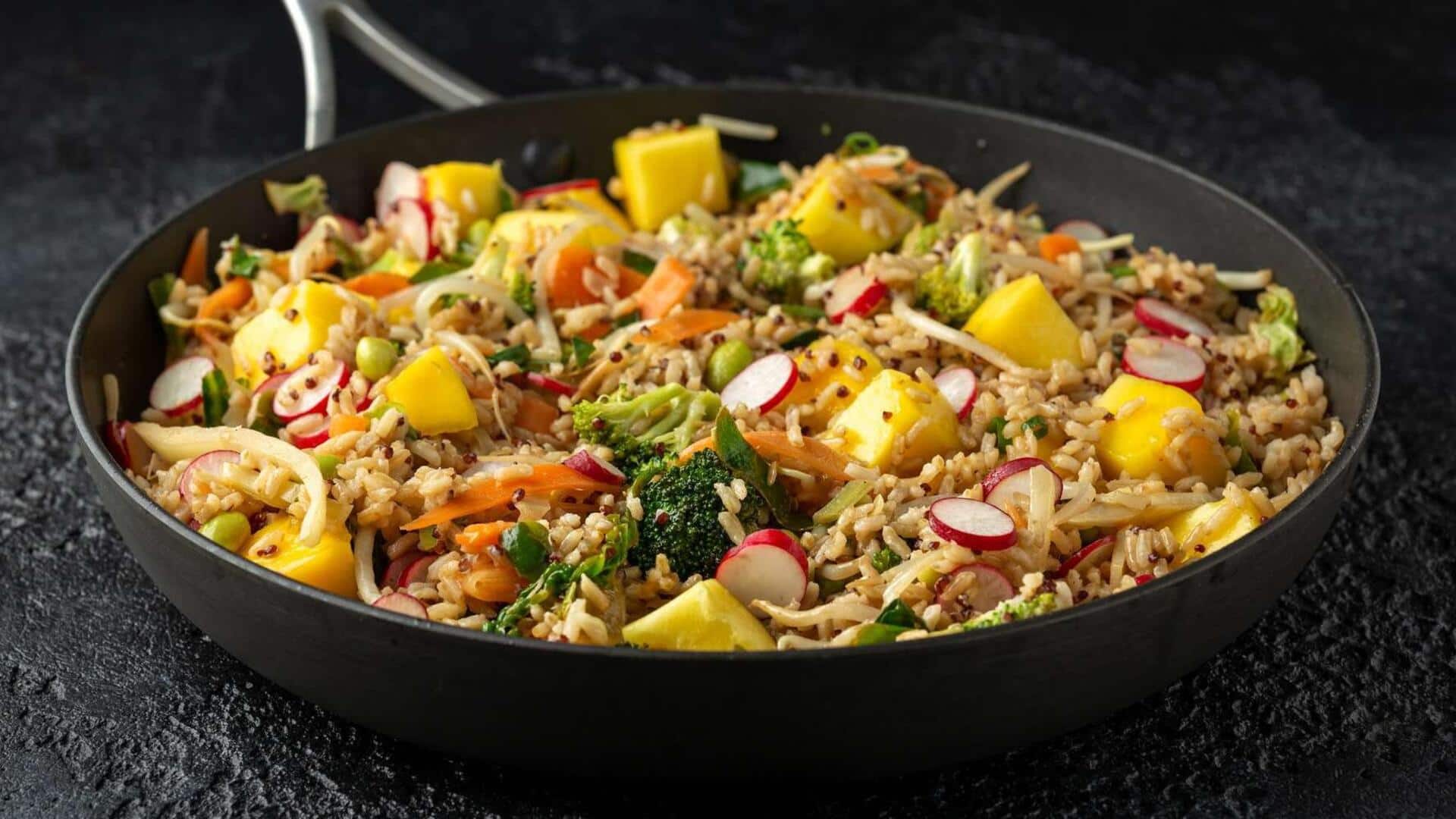 Lima Variasi Nasi Goreng dengan Buah yang Wajib Dicicipi