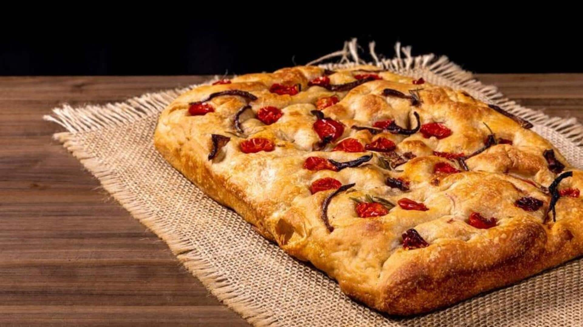 Resep roti focaccia dengan taburan herba untuk hari yang penuh cita rasa