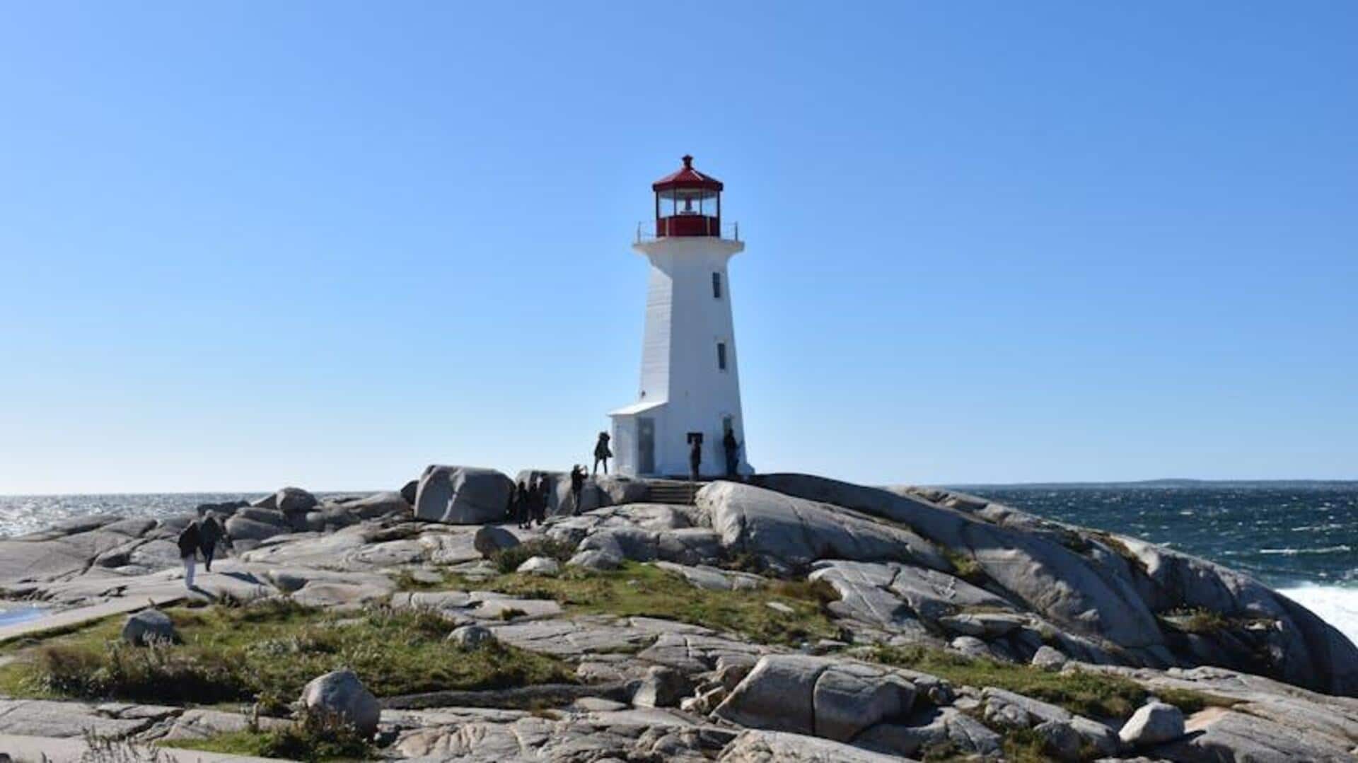 Lima Mercusuar Menawan di Nova Scotia