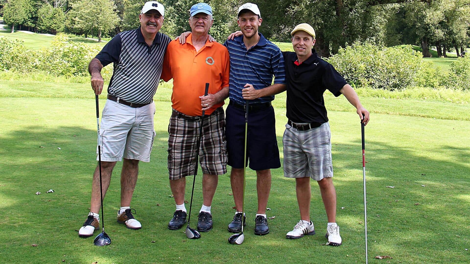 Mengapa 'lubang ke-19' golf bukan lubang asli