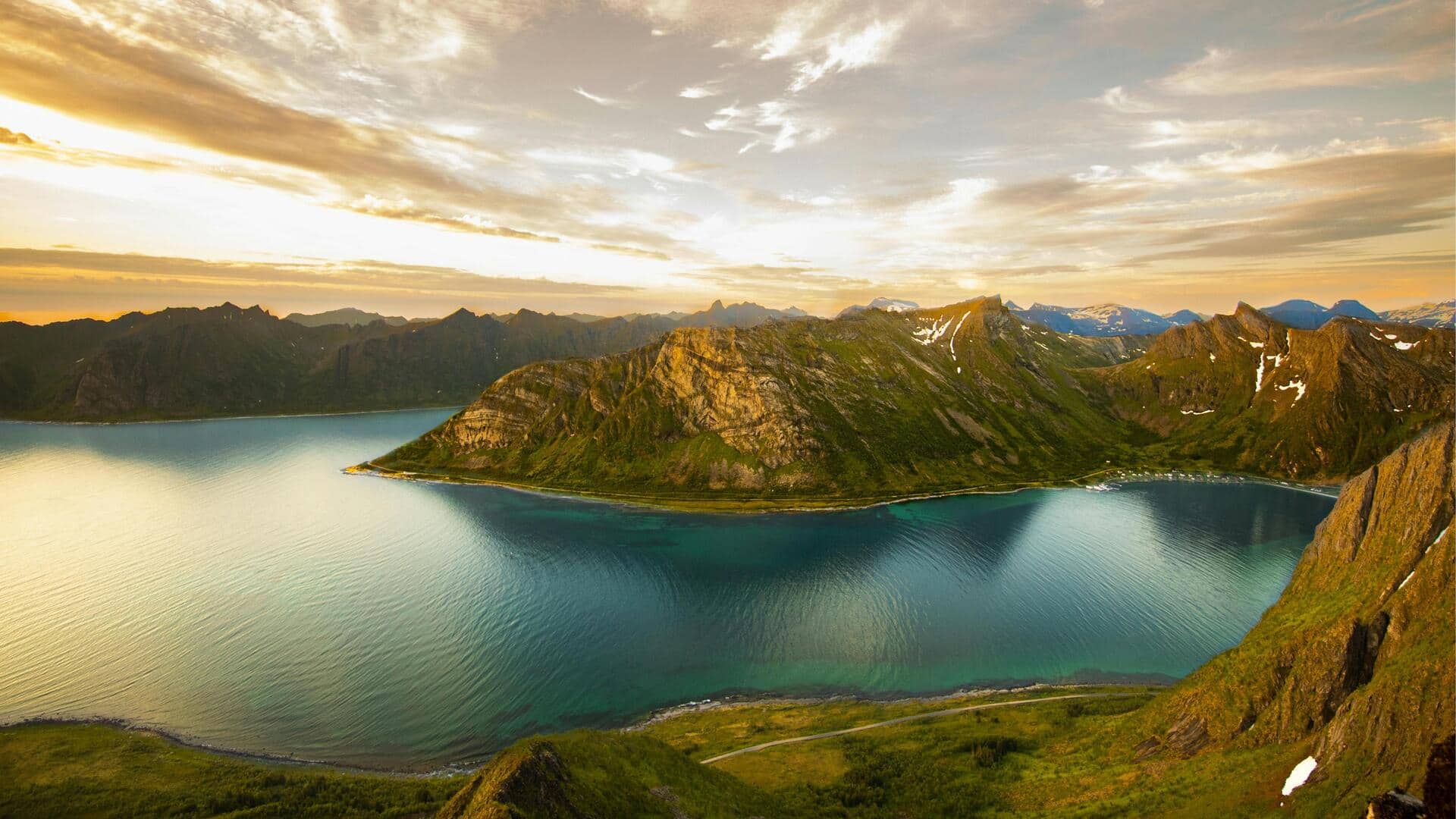 Tempat Fjord Norwegia yang Tak Boleh Dilewatkan saat Jam Emas