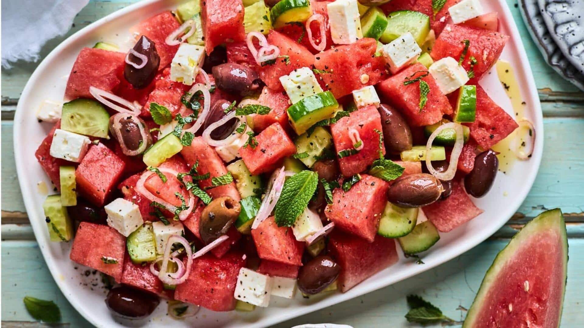 Segarkan hari Anda dengan resep salad semangka feta ini