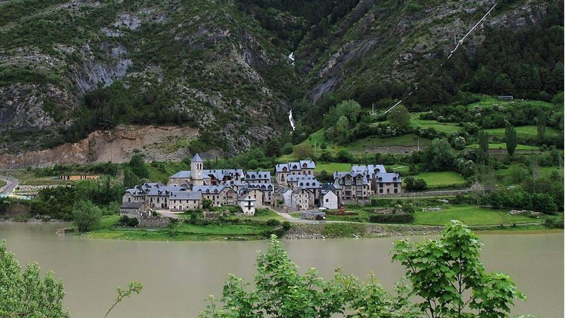 Menjelajahi Desa Tersembunyi di Pegunungan Pyrenees