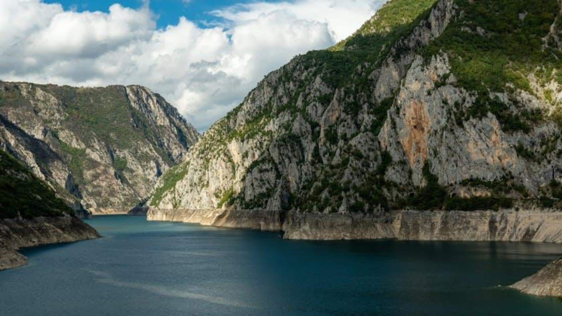 Menemukan Retret Tepi Danau di Montenegro yang Tenang