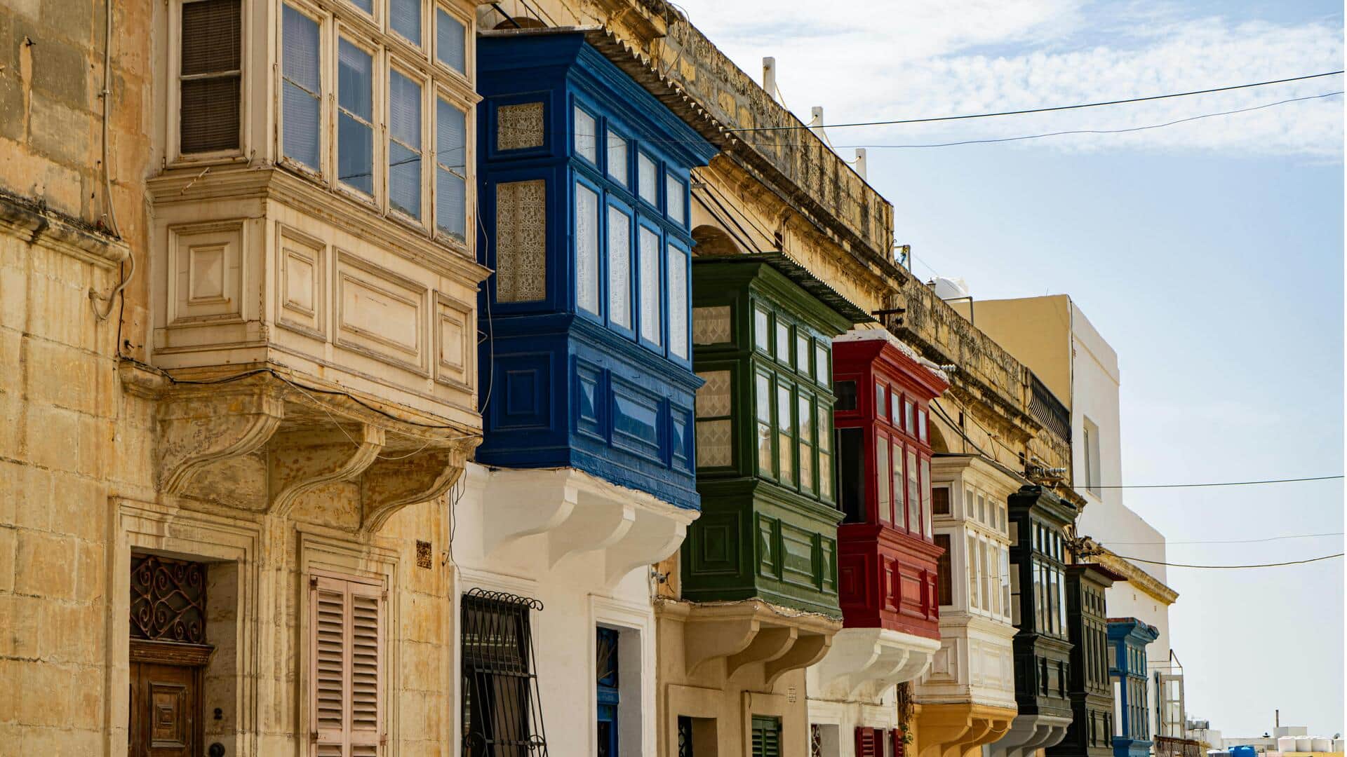 Jelajahi Balkon Berwarna-warni di Malta