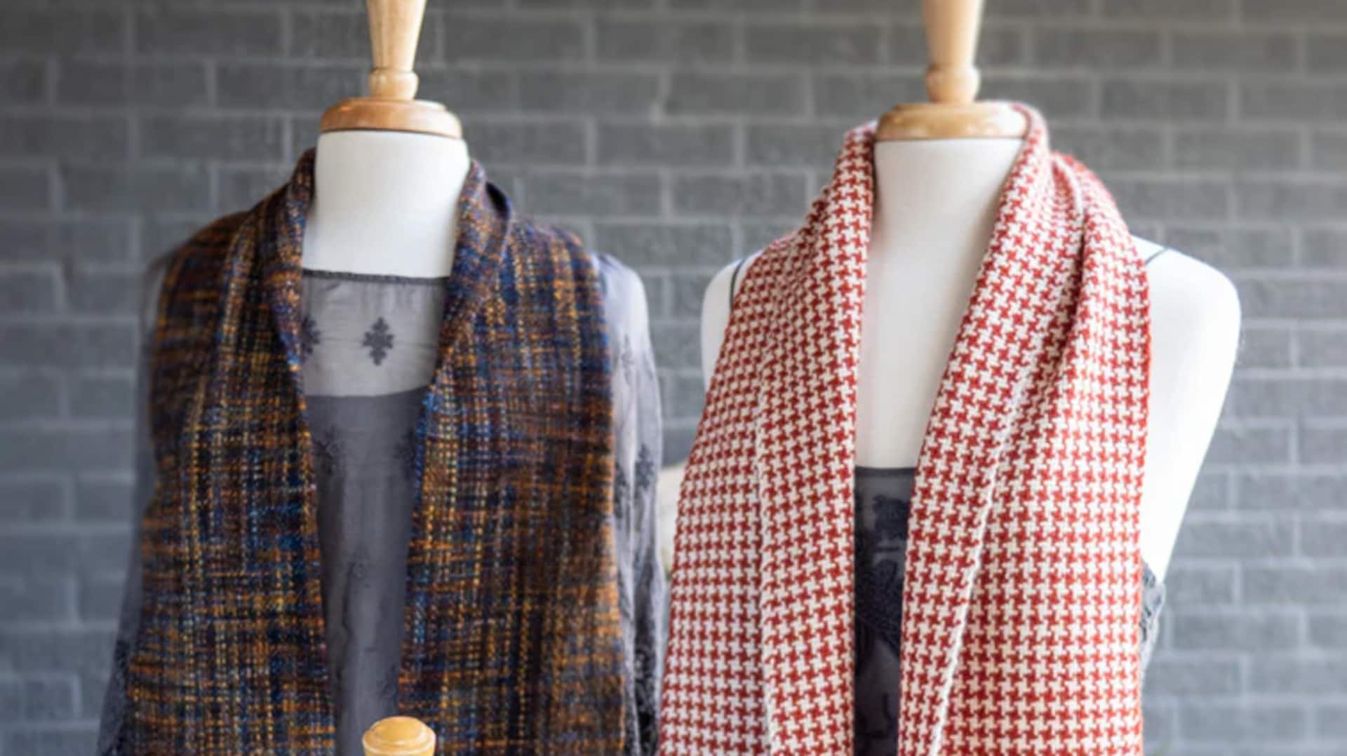 Ubah gaya Anda dengan syal tenun tangan yang wajib dimiliki