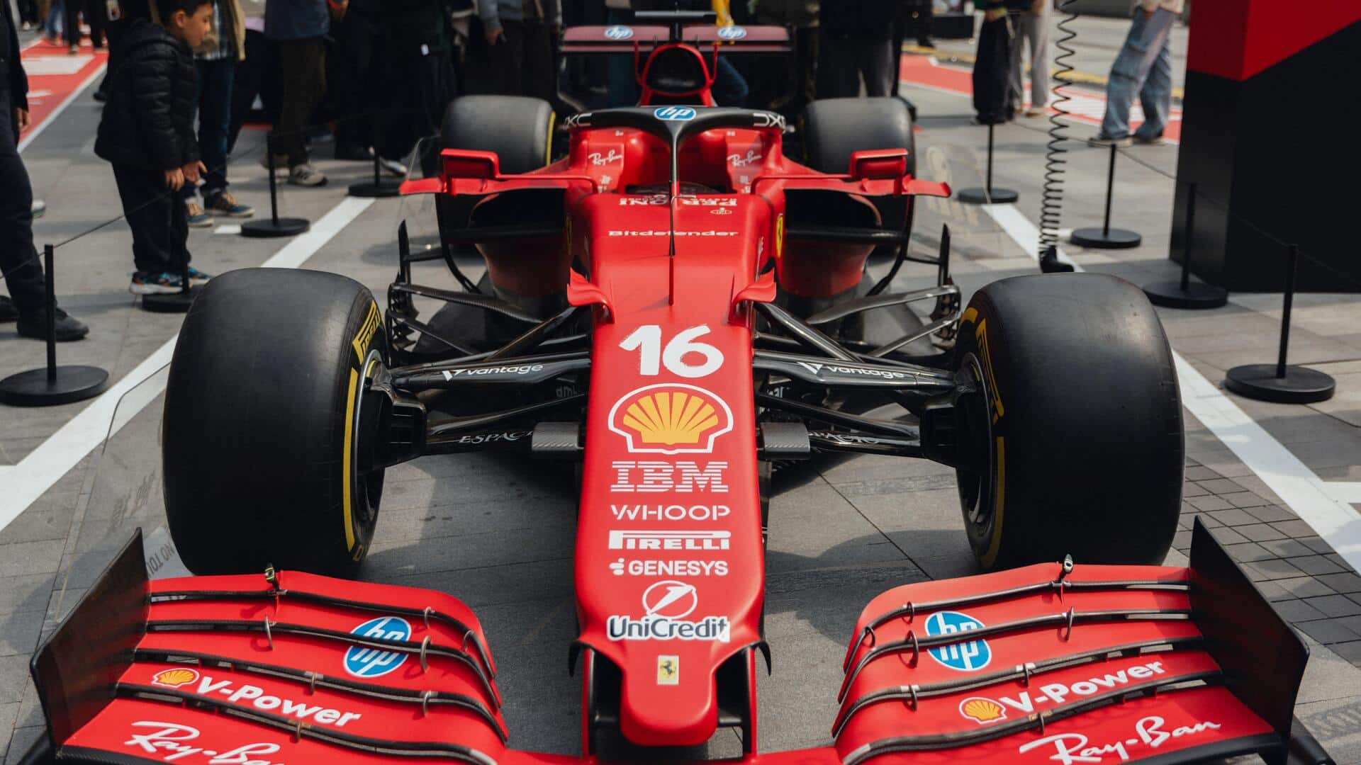 Mengapa mobil Formula 1 begitu rendah?