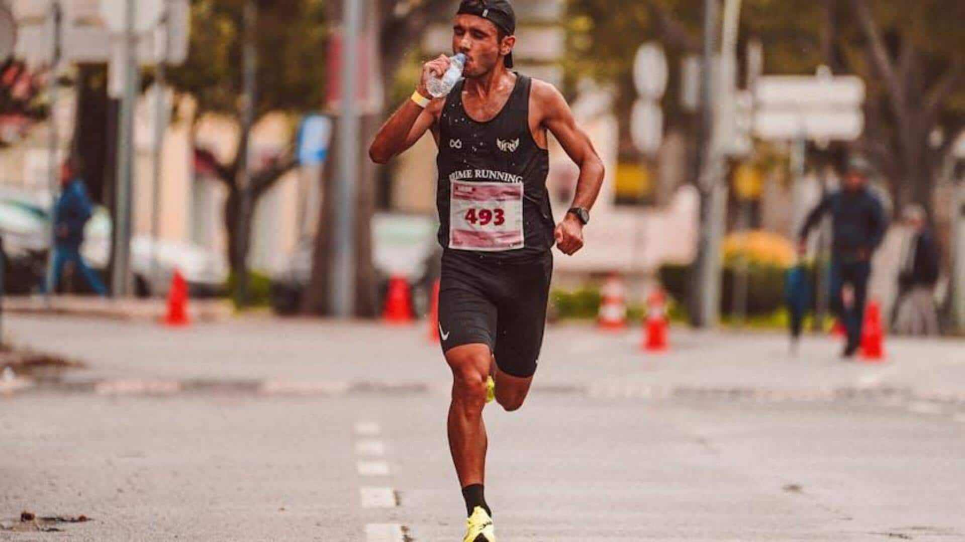 Mengapa pelari maraton memakai sepatu khusus?