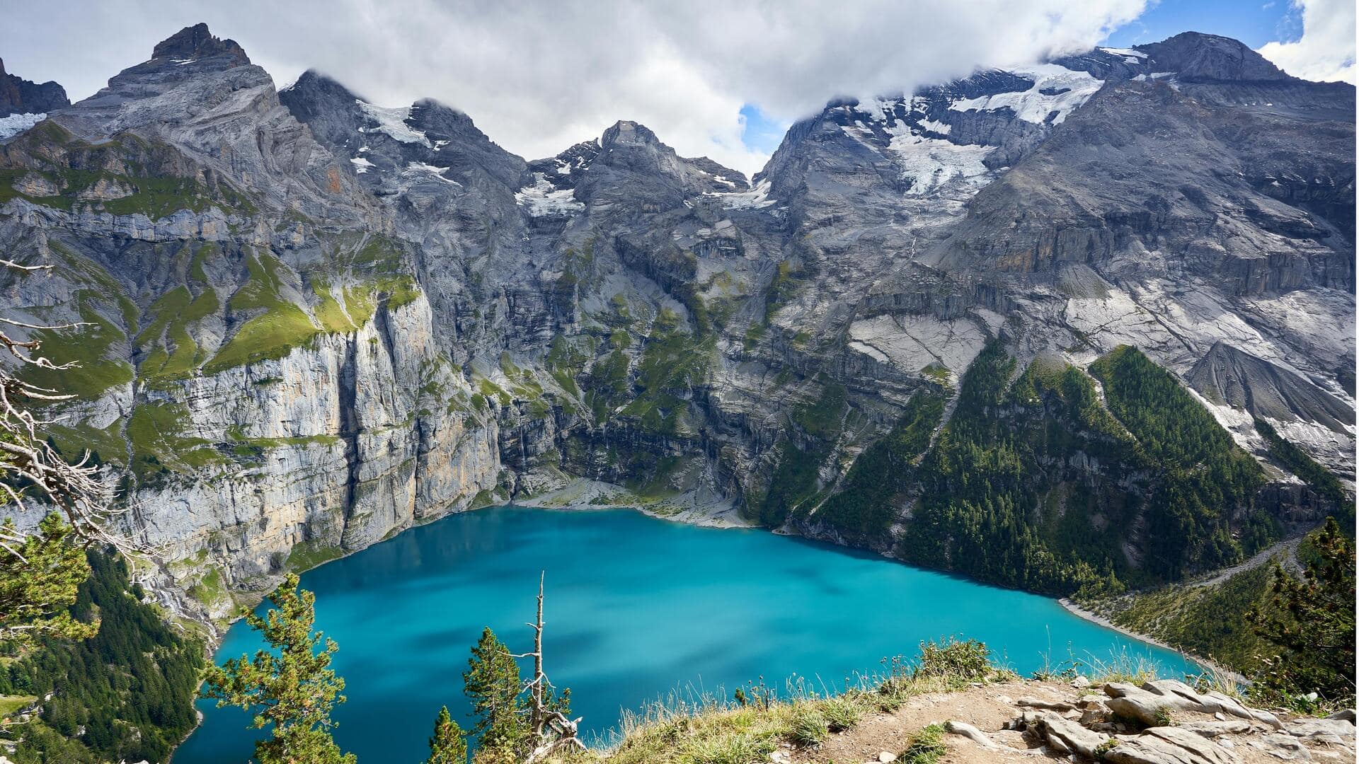 Pelarian Tenang: Danau Tersembunyi di Swiss