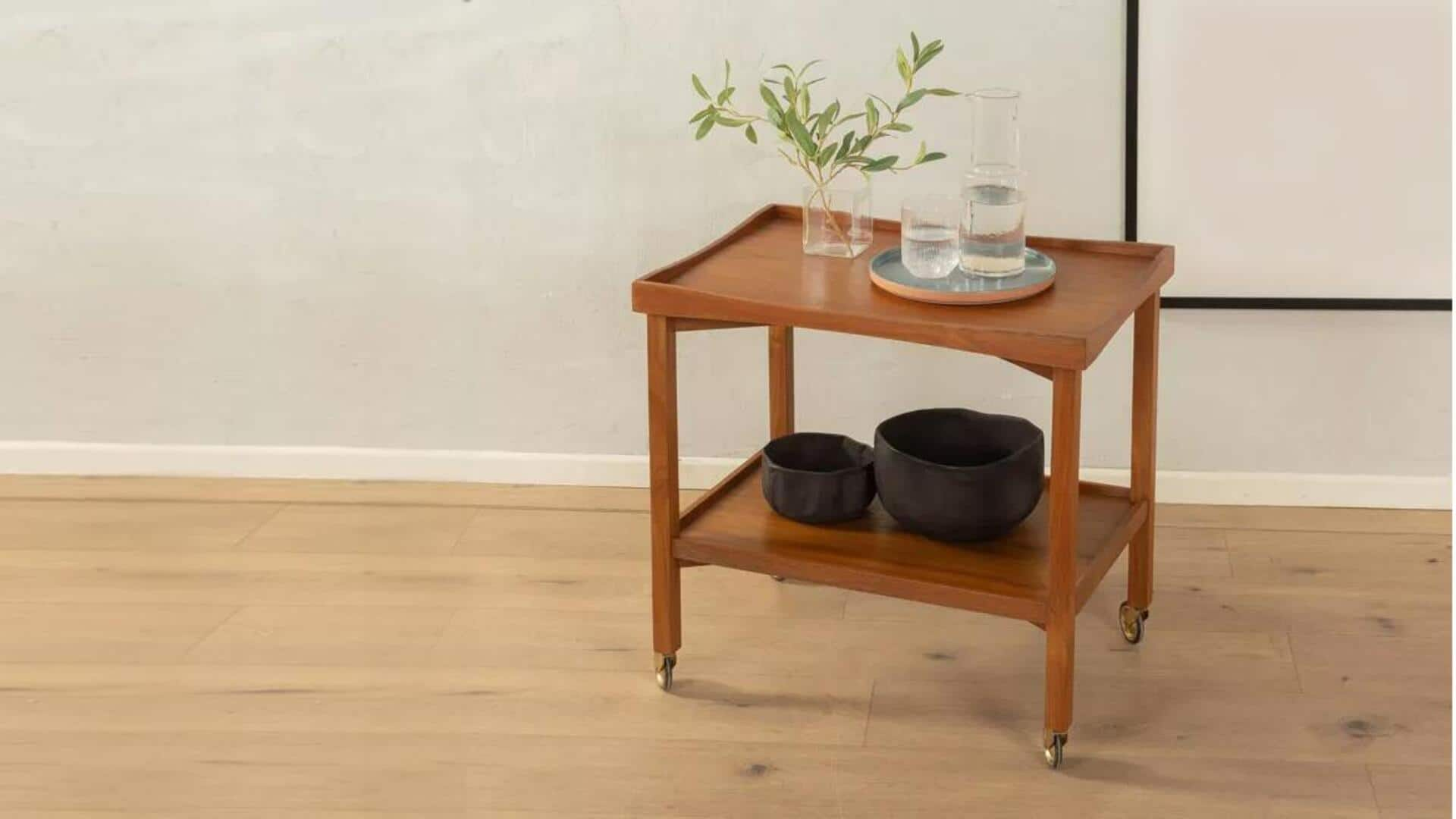 Menggunakan Bar Cart Mid-Century Modern Sebagai Dekorasi Dalam Hunian Anda