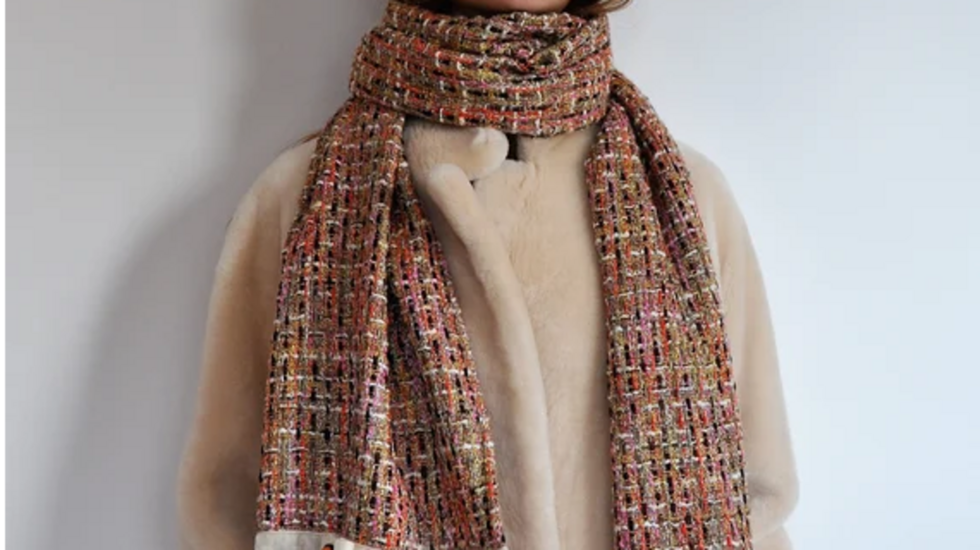 Syal tweed bertekstur untuk musim dingin India