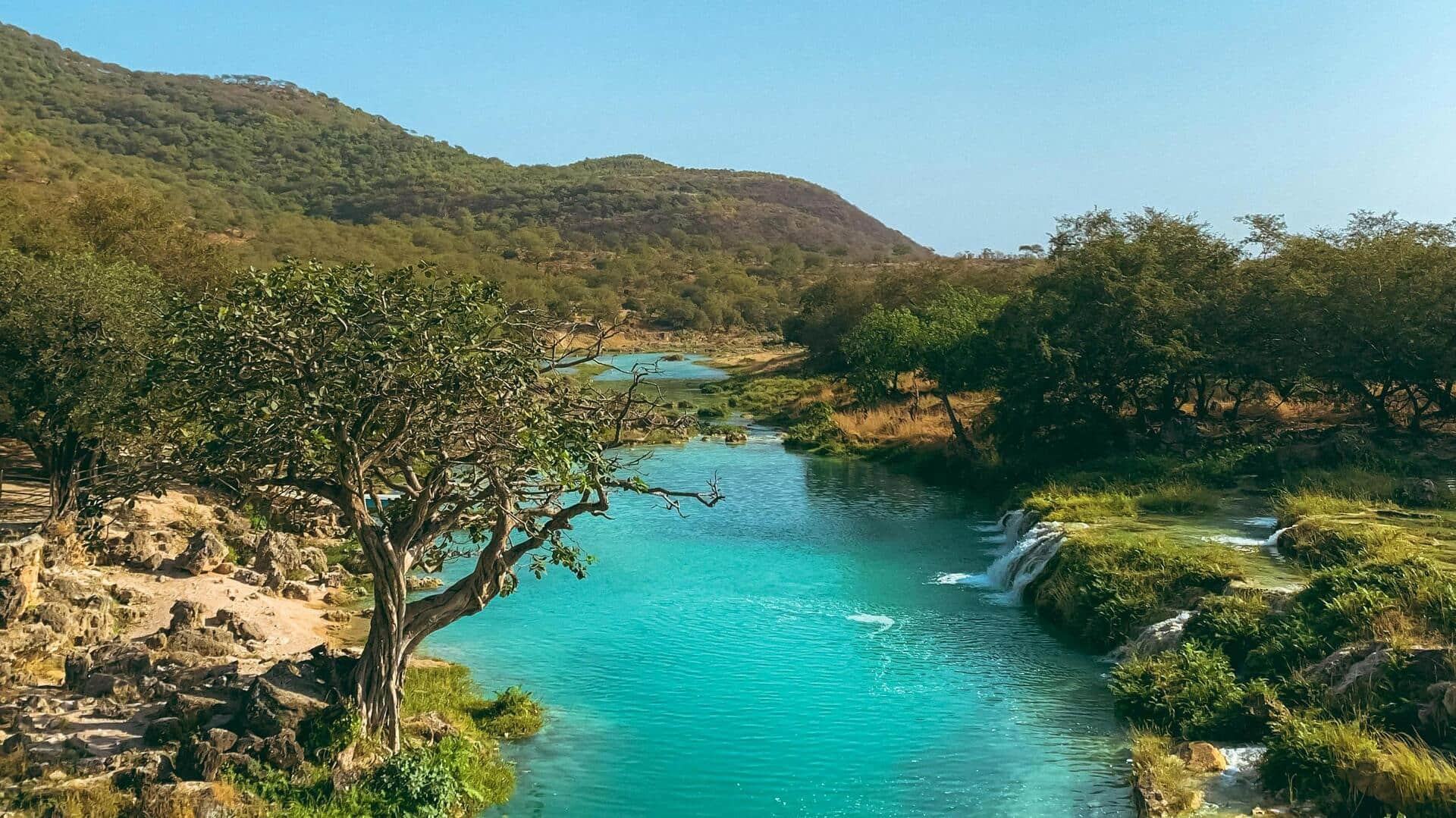 Menjelajahi Pasar Tekstil dan Alat Tenun Tradisional di Salalah, Oman