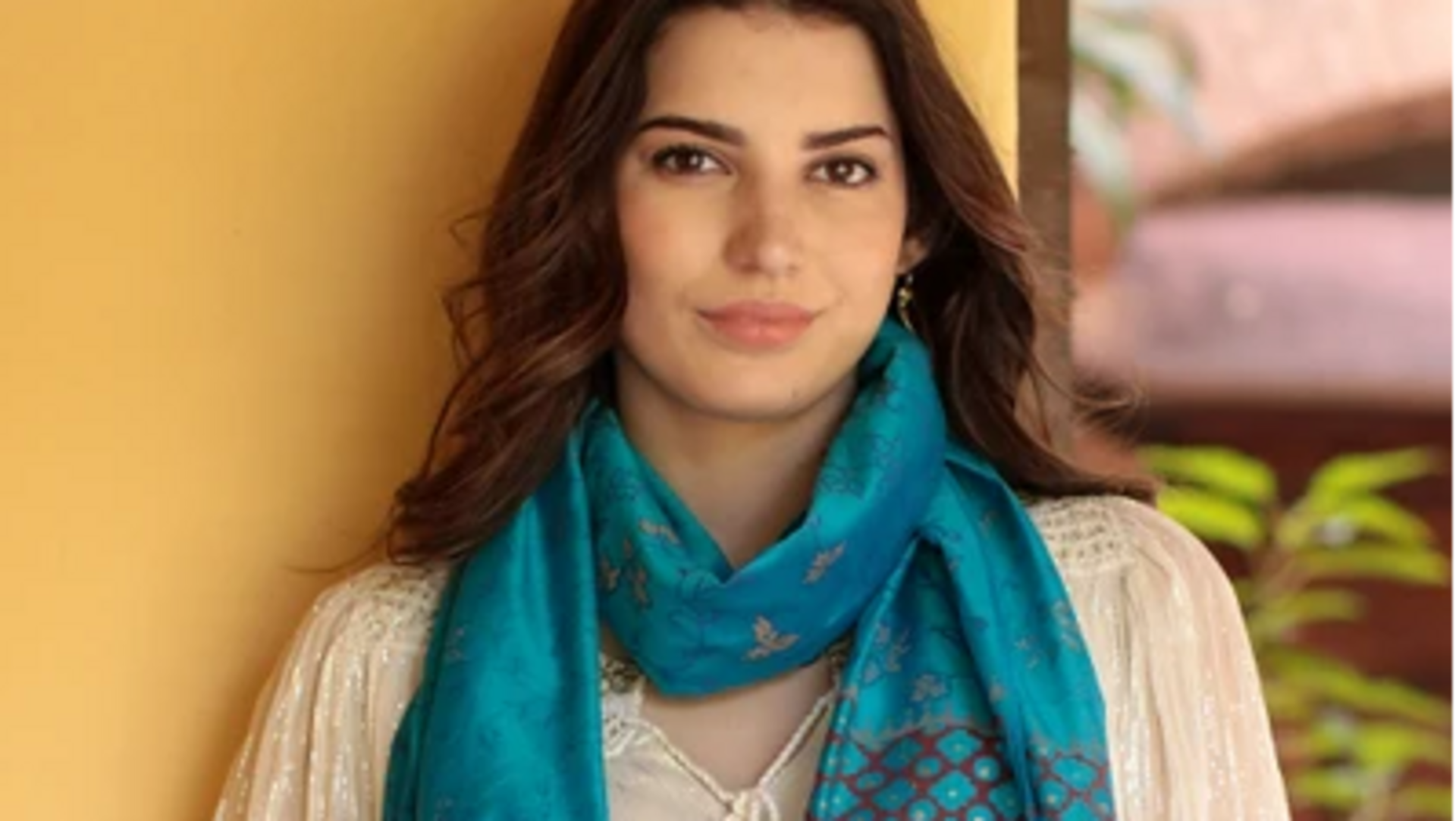 Syal tenun: Pilihan abadi untuk lemari pakaian India yang serbaguna