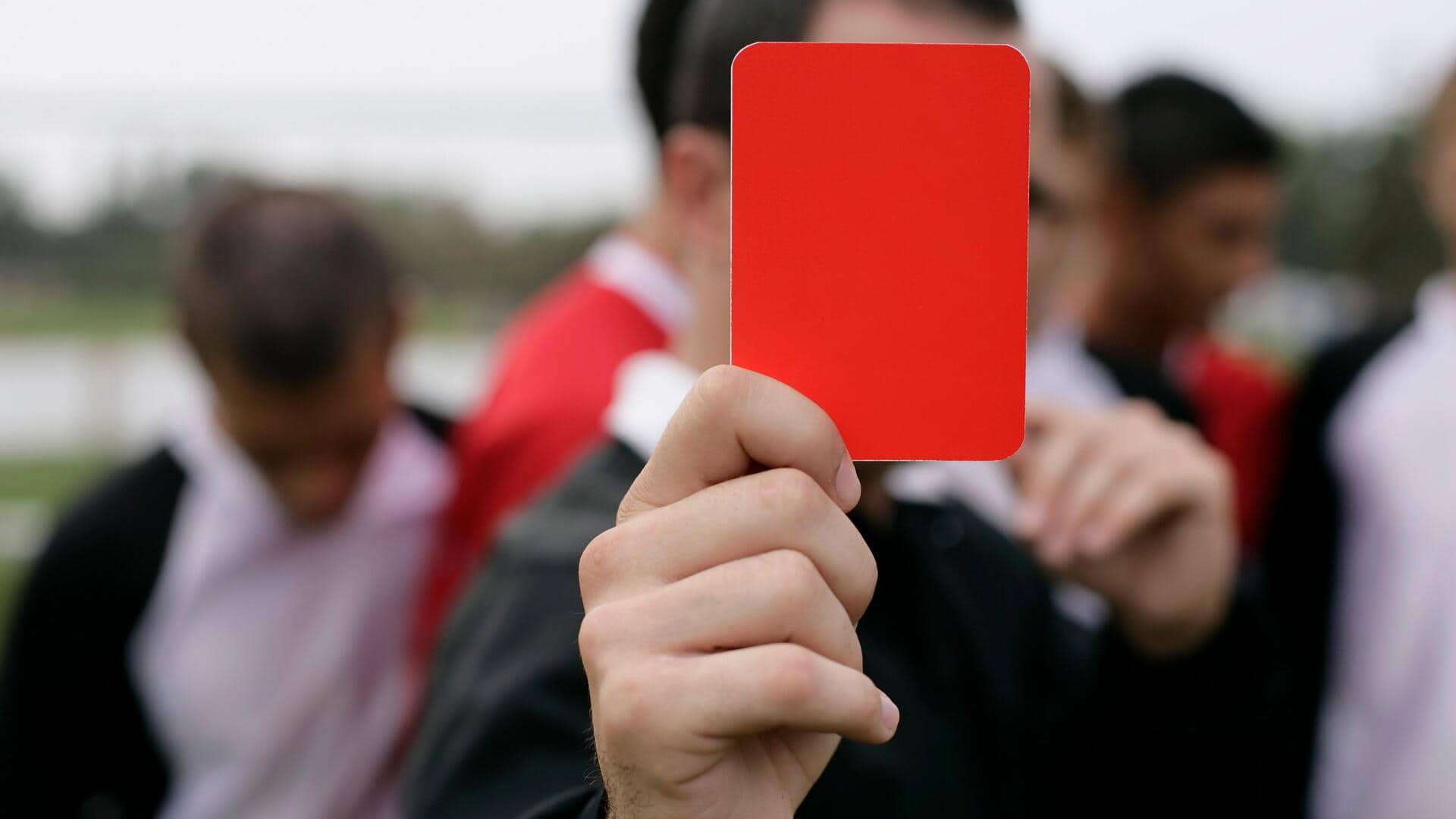 Asal-usul kartu merah dan kuning dalam olahraga