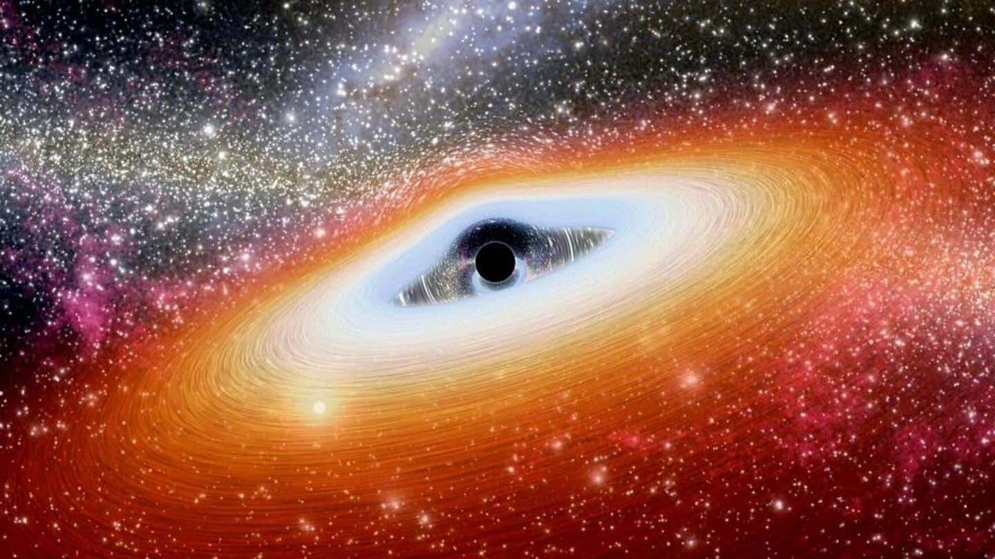 Seberapa besar lubang hitam supermasif? Animasi NASA memberikan jawabannya