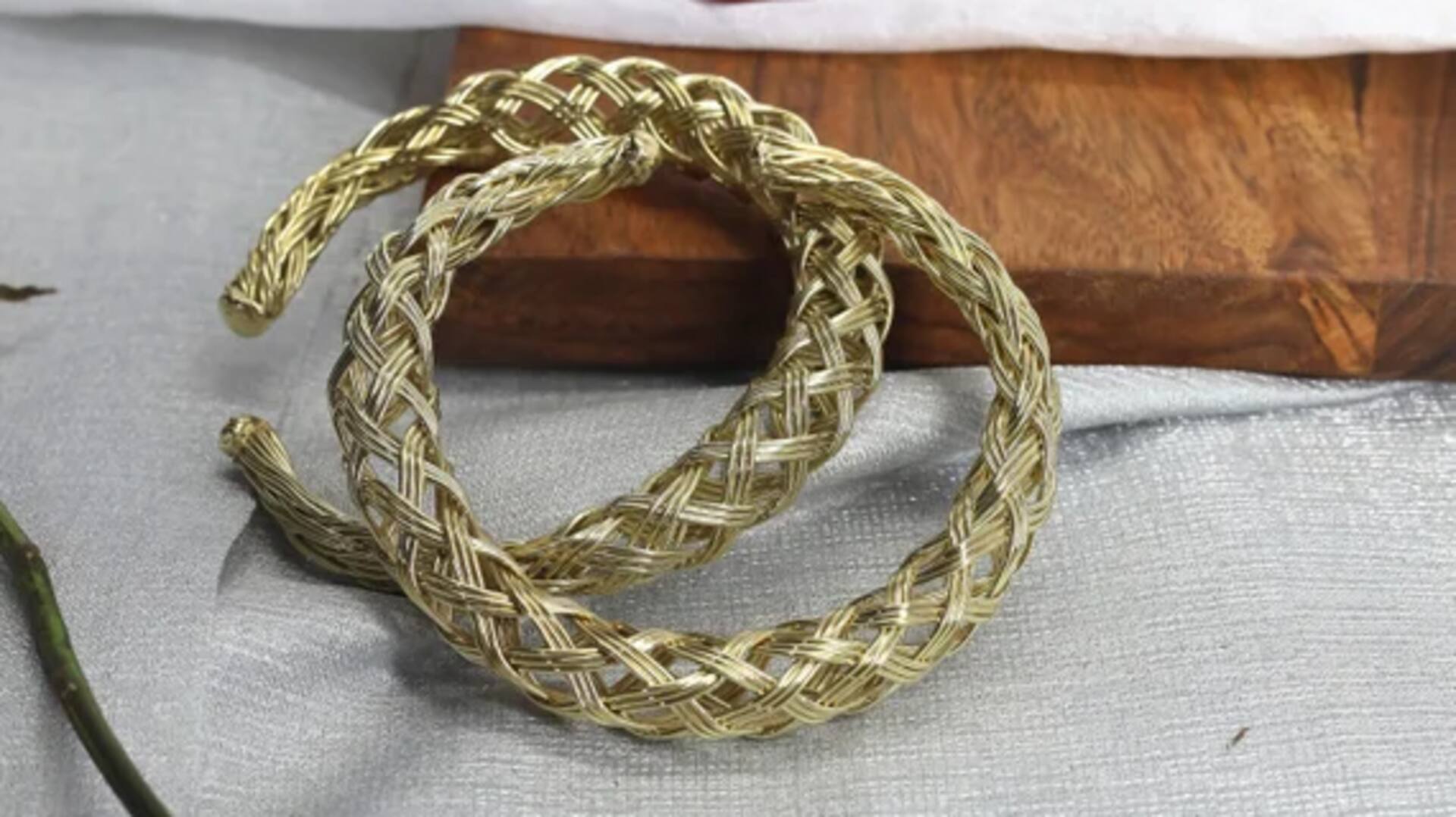 Tingkatkan gaya dengan aksesori fesyen buatan berkelanjutan