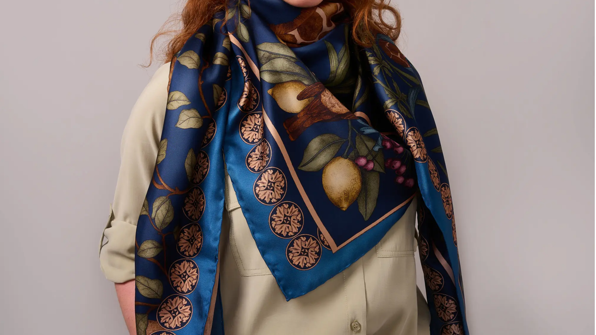 Syal sutra untuk gaya musim panas India