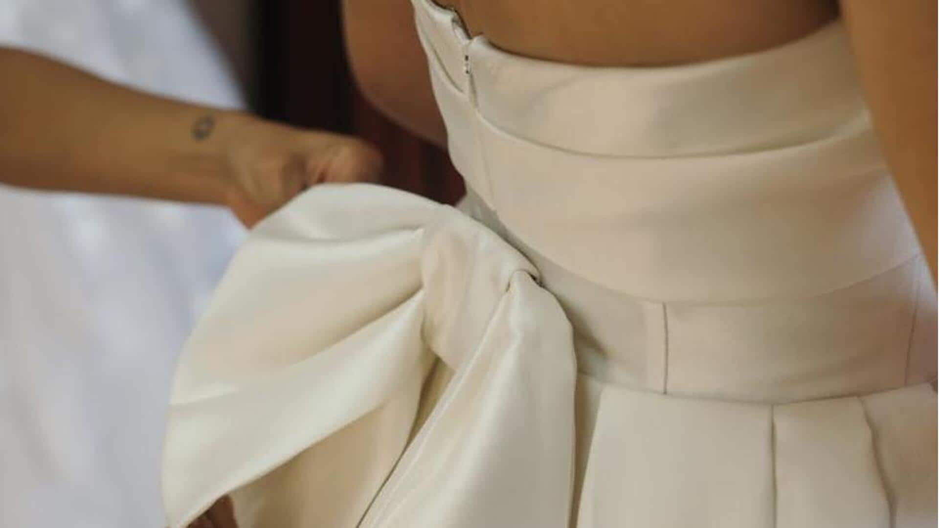 Pakaian pengiring pengantin dibuat mudah: Memahami tren padu padan