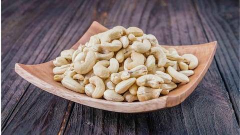 Ketahui Tanda-Tanda Anda Terlalu Banyak Makan Kacang Mete