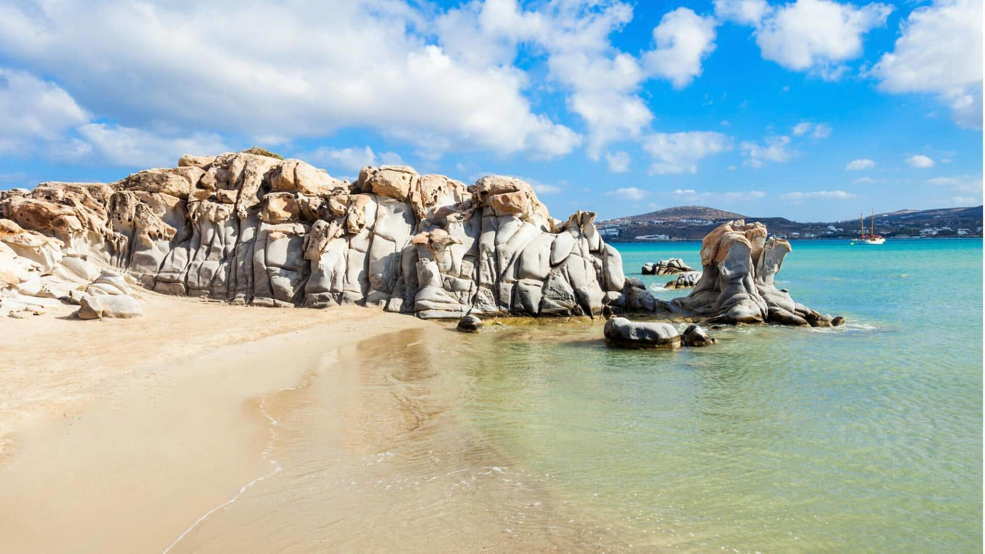 Lima Pantai Yang Wajib Dikunjungi Di Paros, Yunani