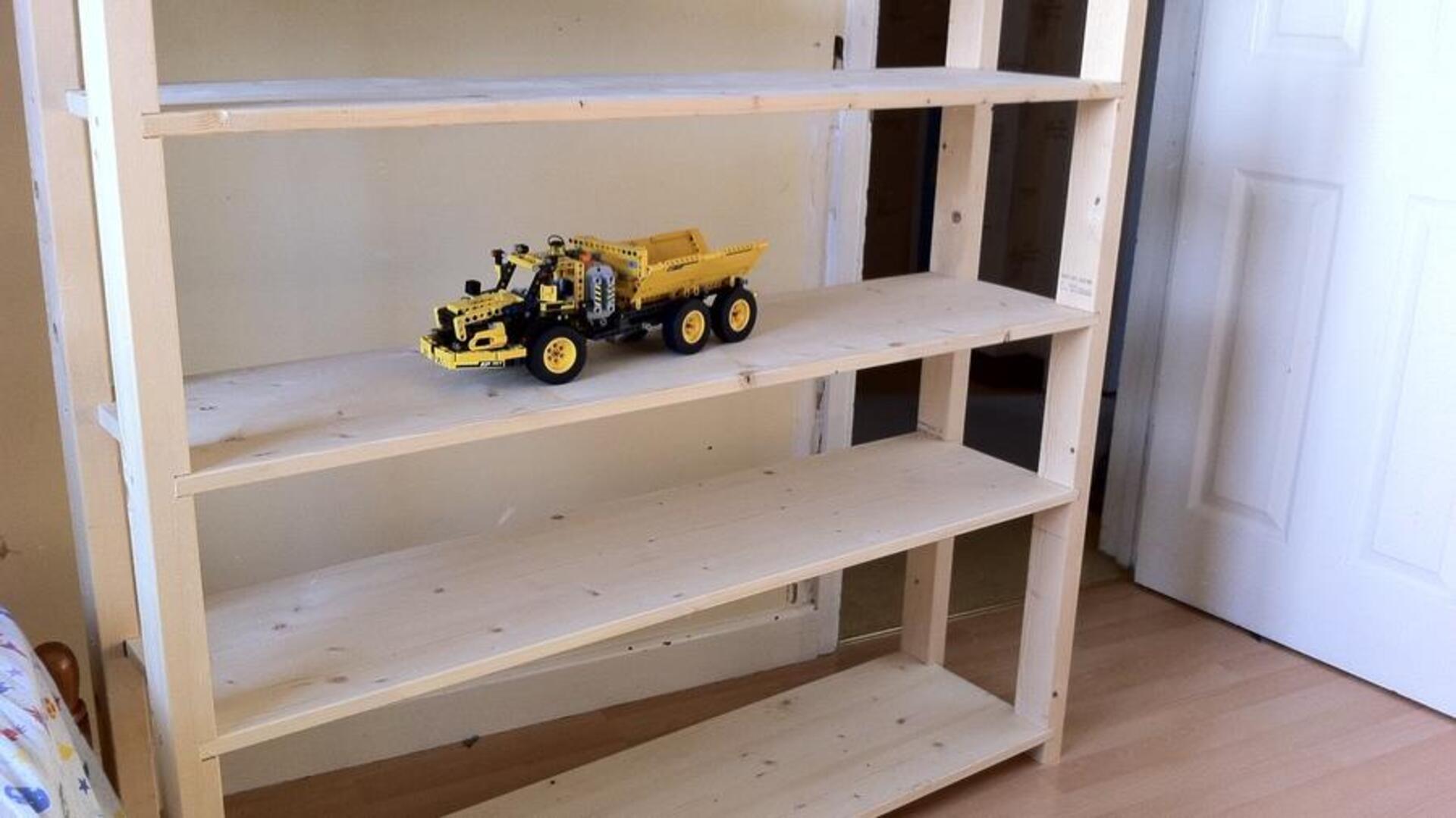 Mengubah tangga lama menjadi rak dekorasi rumah kreatif