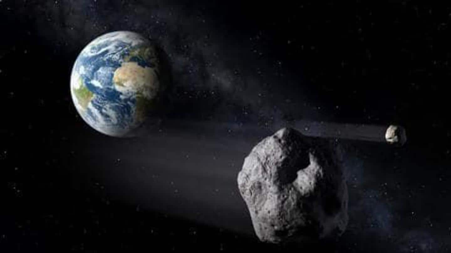 Asteroid seukuran dua lapangan bola melesat melewati Bumi hari ini