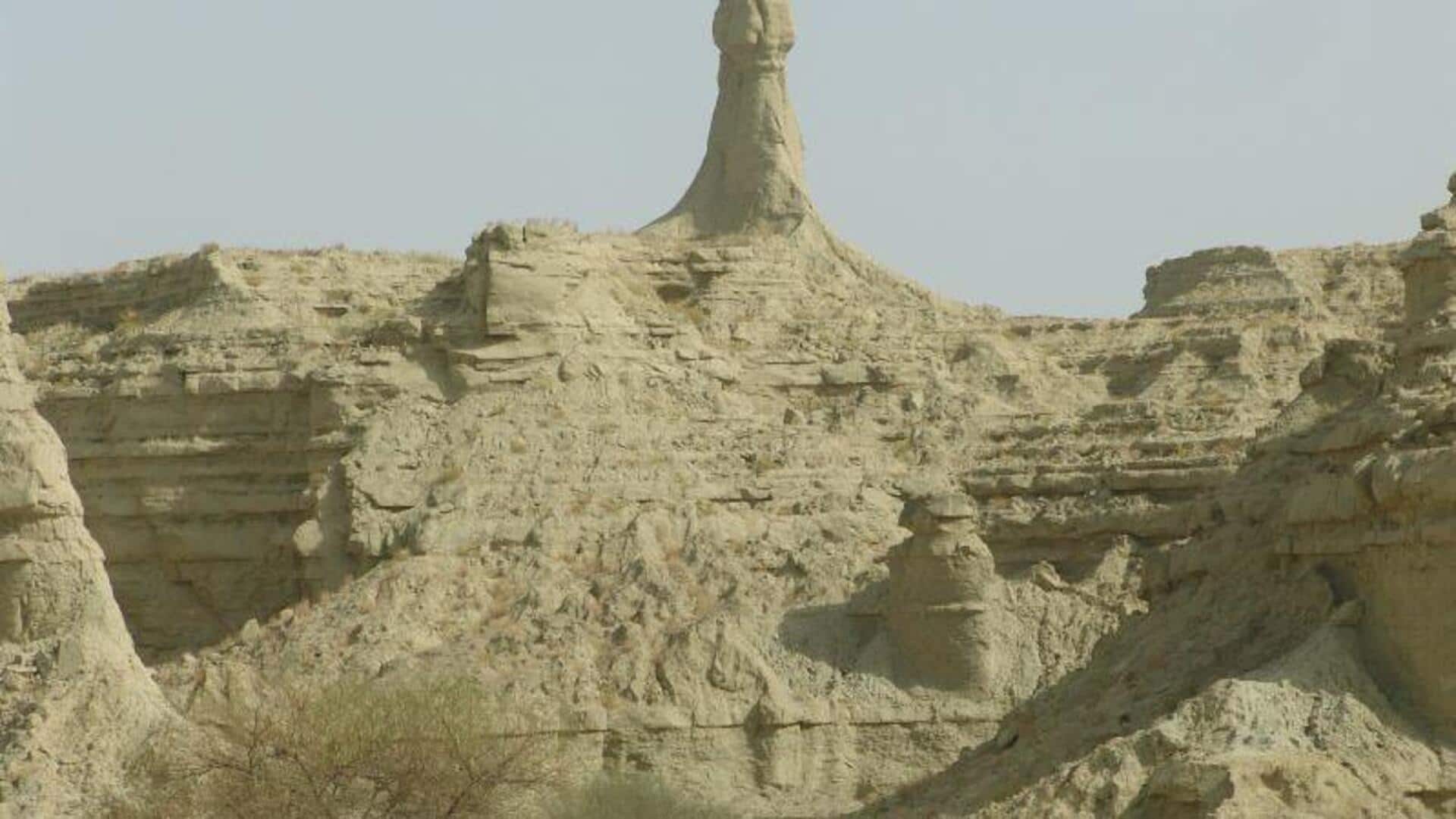 Panjat tebing di formasi Taman Hingol Panjat tebing di formasi Taman Hingol