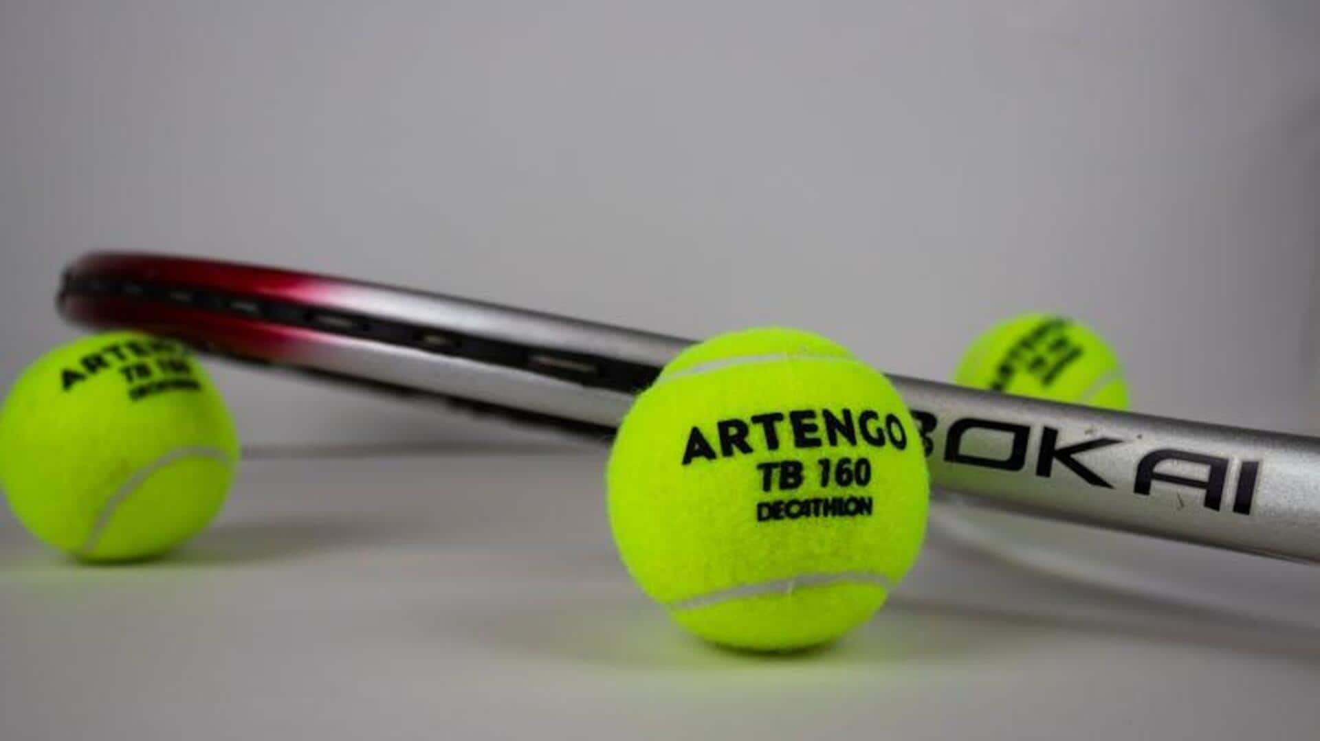 Mengapa bola tenis berbulu dan berwarna neon?