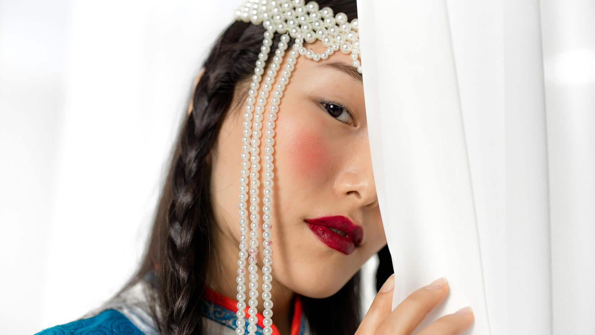 Tambahkan pesona dengan aksesori rambut mutiara