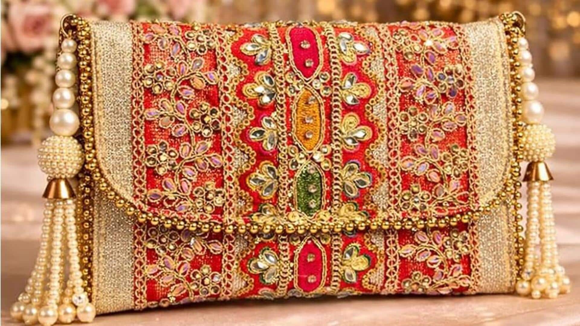 Clutch bordir tangan yang tak lekang oleh waktu