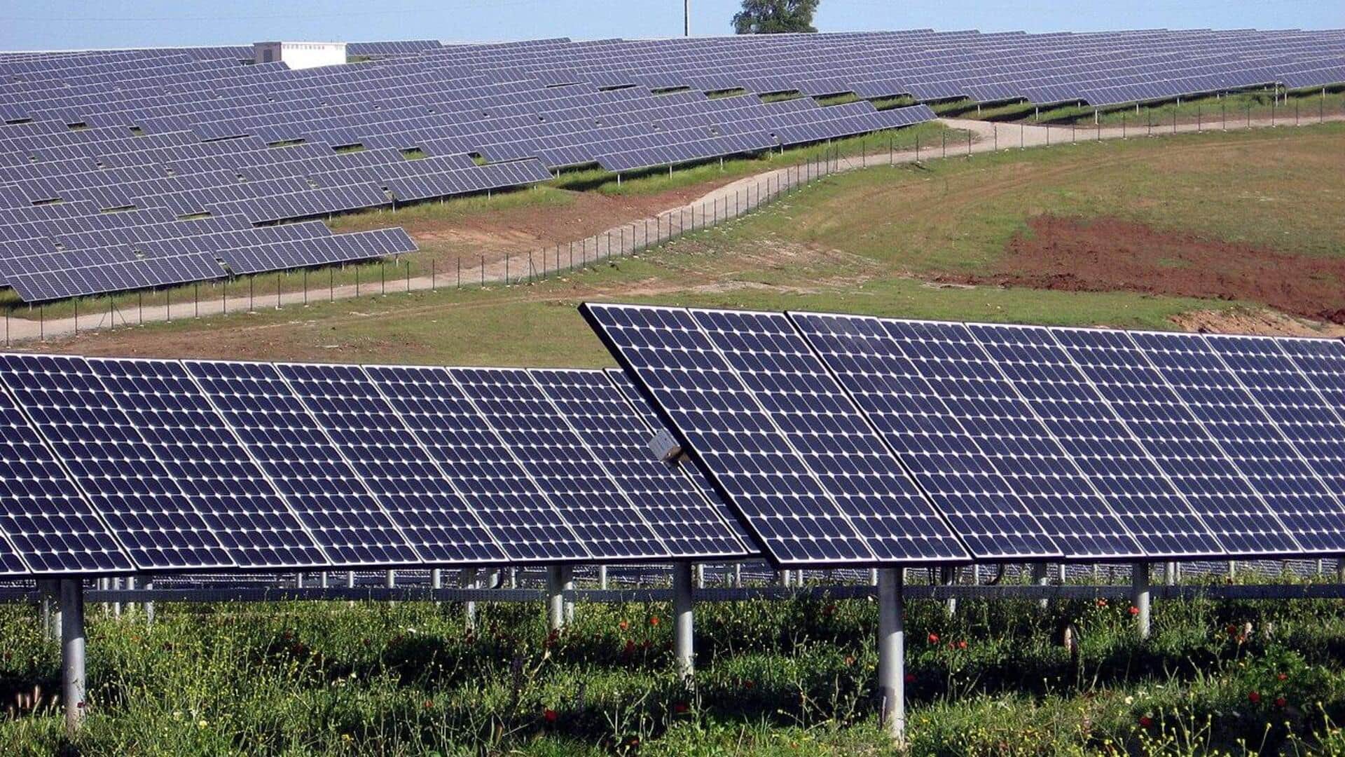Pembangkit Listrik Tenaga Surya di Gurun: Potensi dan Tantangan