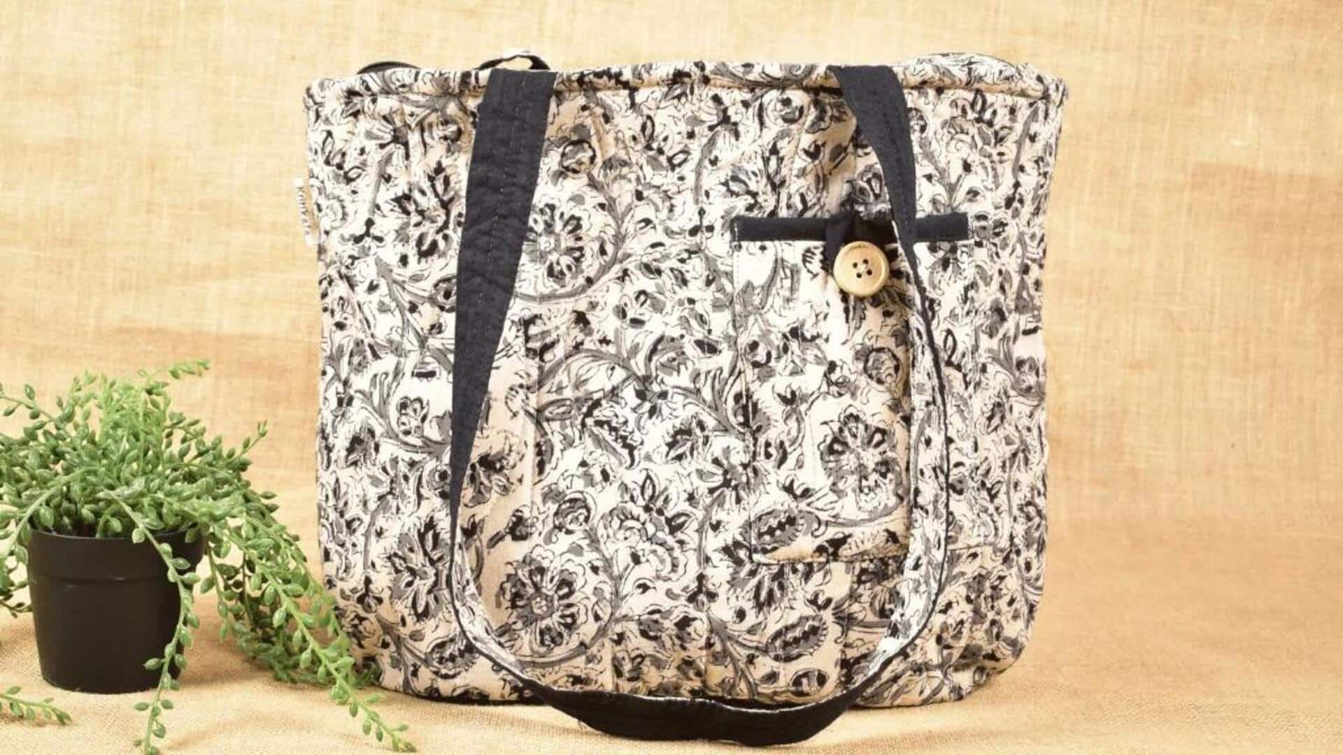 Ide tas Kalamkari untuk melengkapi busana tradisional India