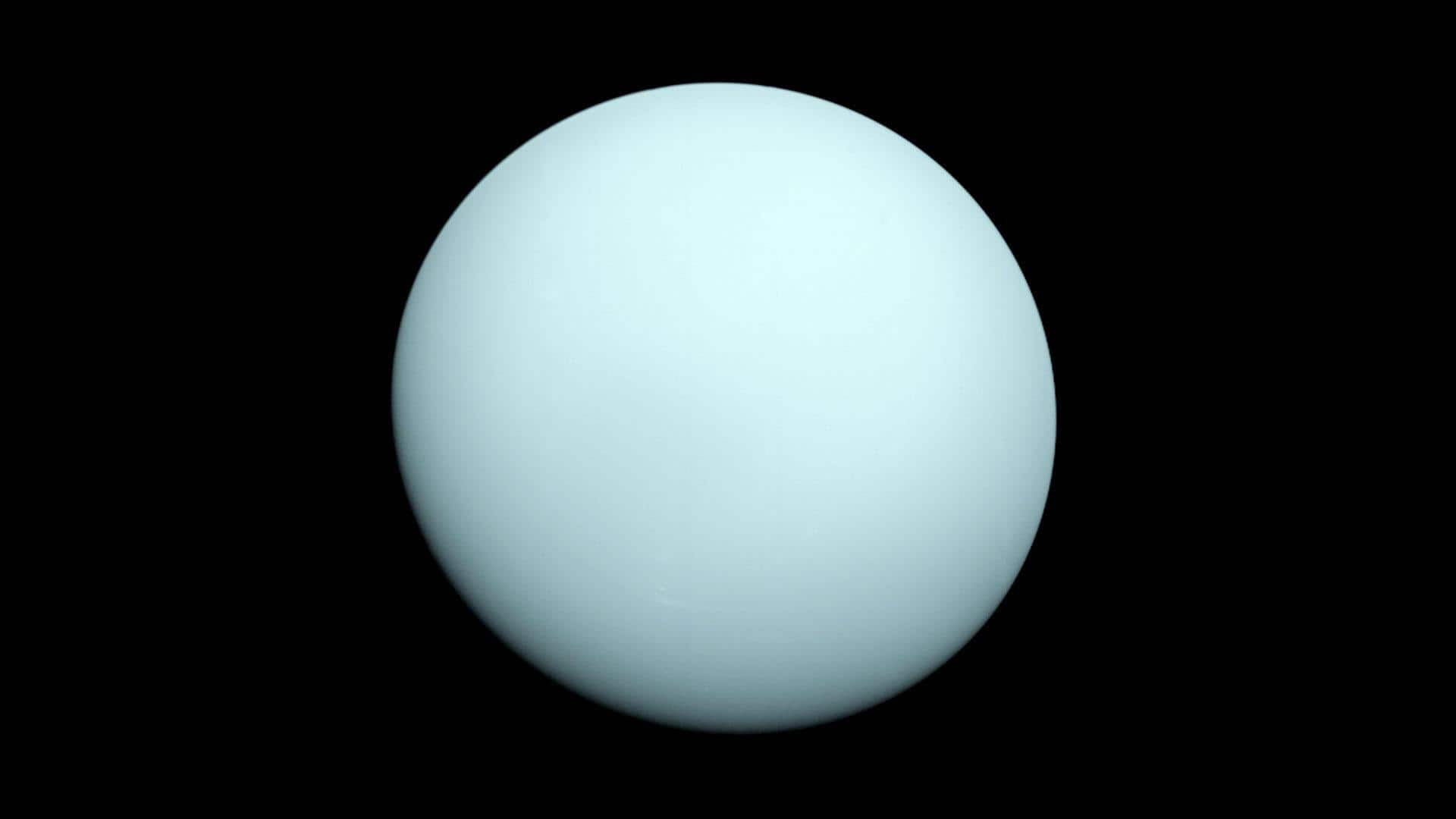 Mengapa Uranus Berputar Miring?