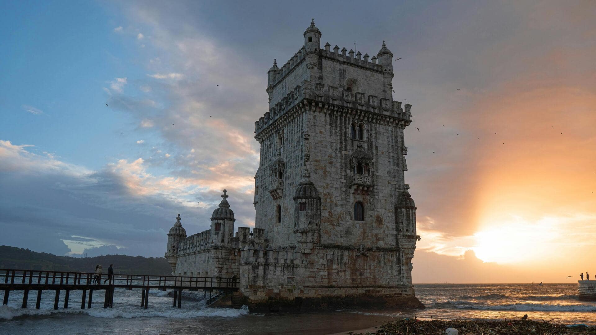 Pantai Rahasia di Lisbon: Kedamaian Jauh dari Keramaian