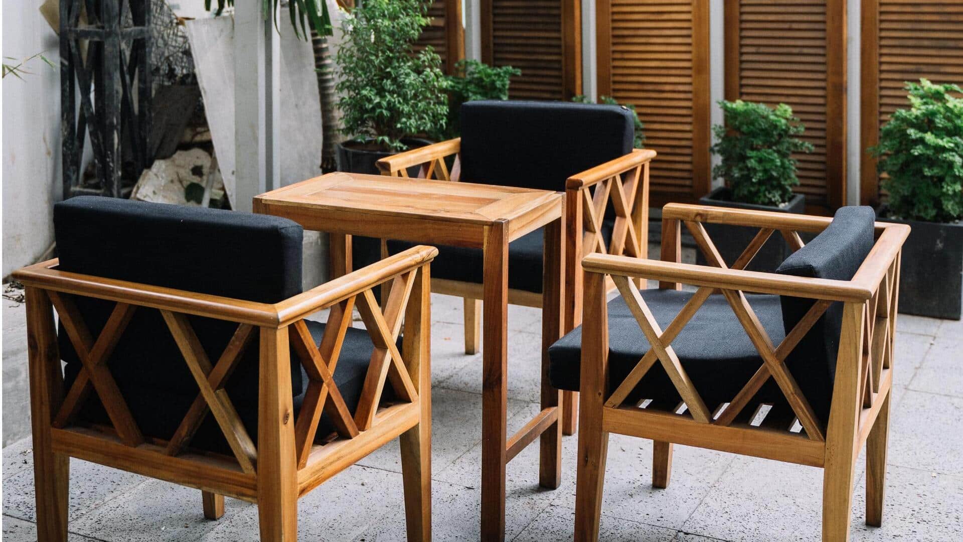 Mengembalikan keindahan furnitur pudar dengan bahan alami