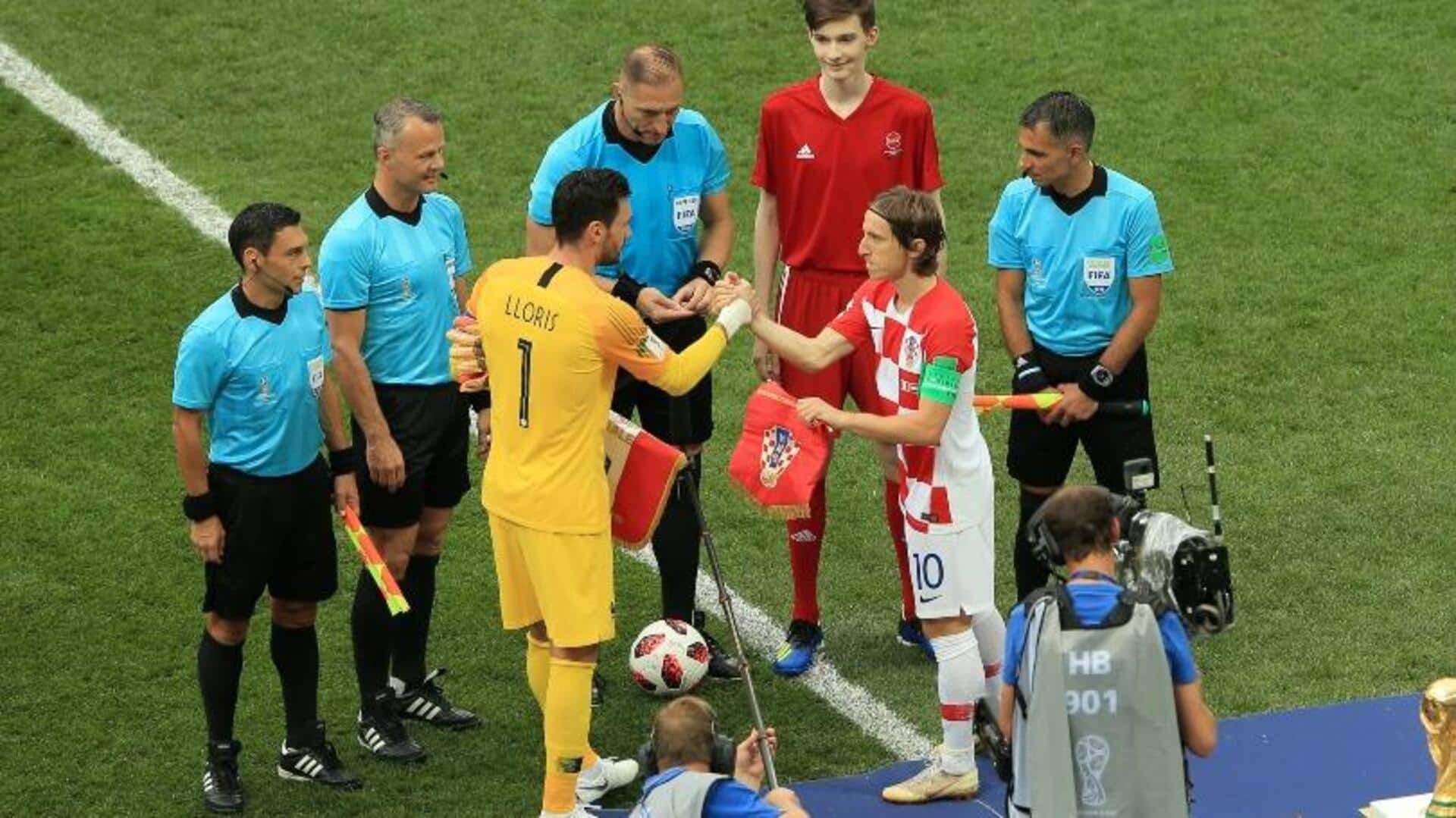 Mengapa kapten sepak bola bertukar bendera sebelum pertandingan?