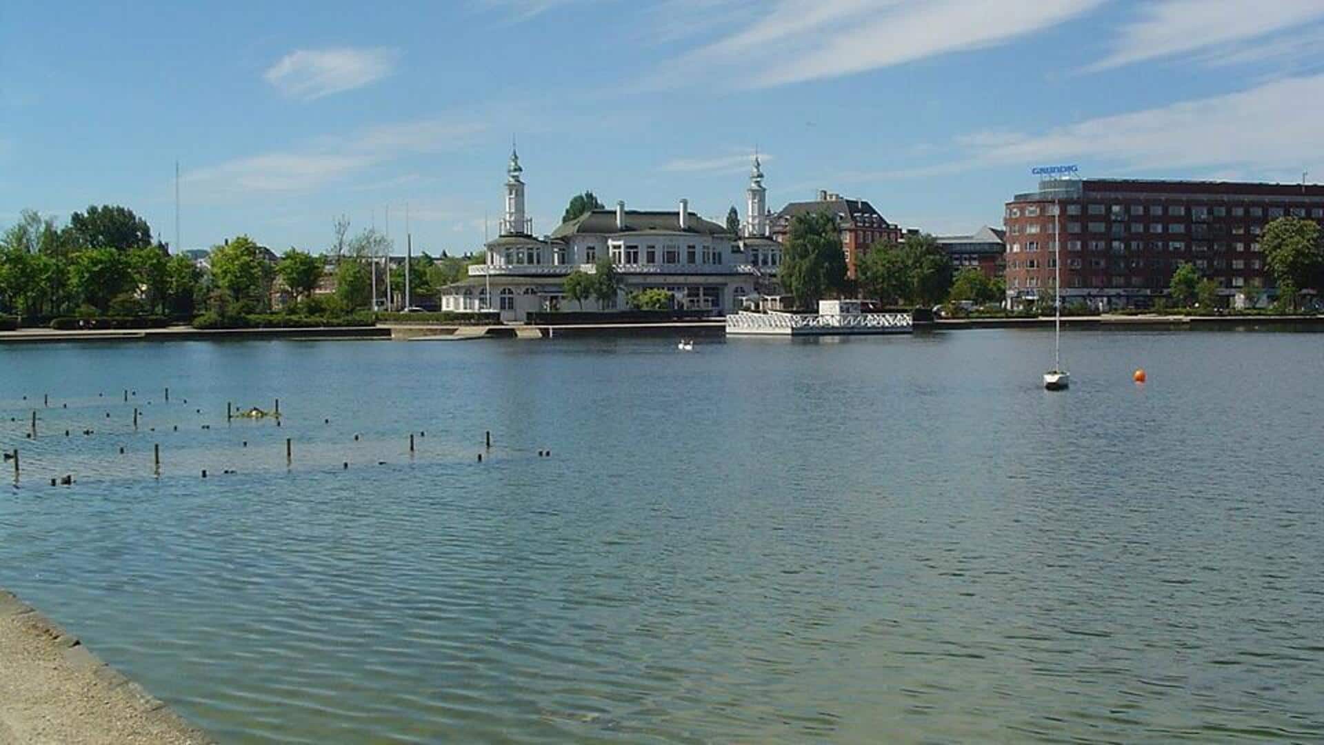 Menemukan Keindahan Taman Danau di Kopenhagen