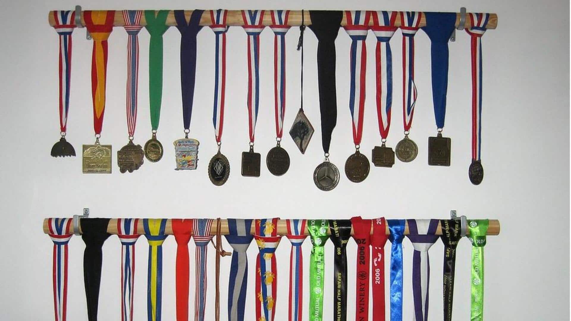 Mengapa medali maraton dilengkapi dengan pita?