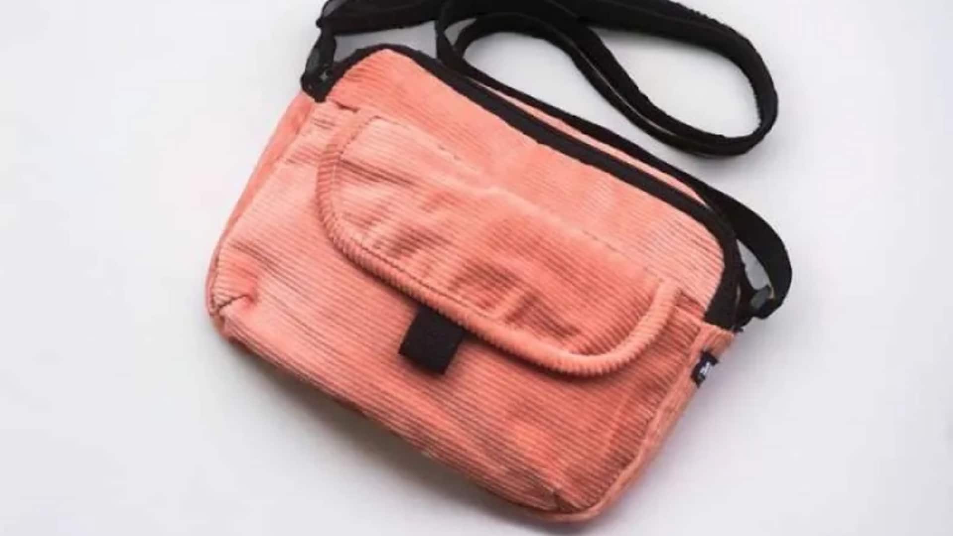 Lima tas corduroy untuk gaya musim dingin India yang tanpa usaha