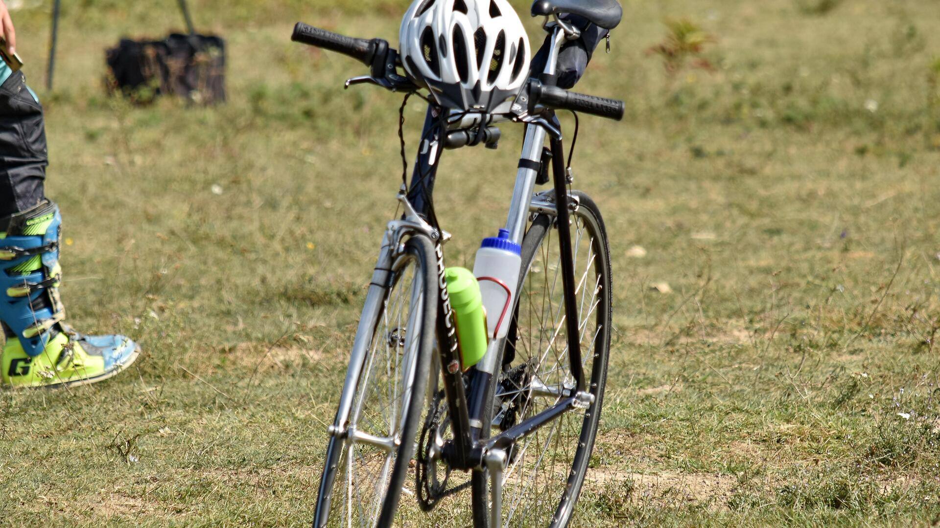 Mengapa sepeda olahraga memiliki ukuran roda berbeda?